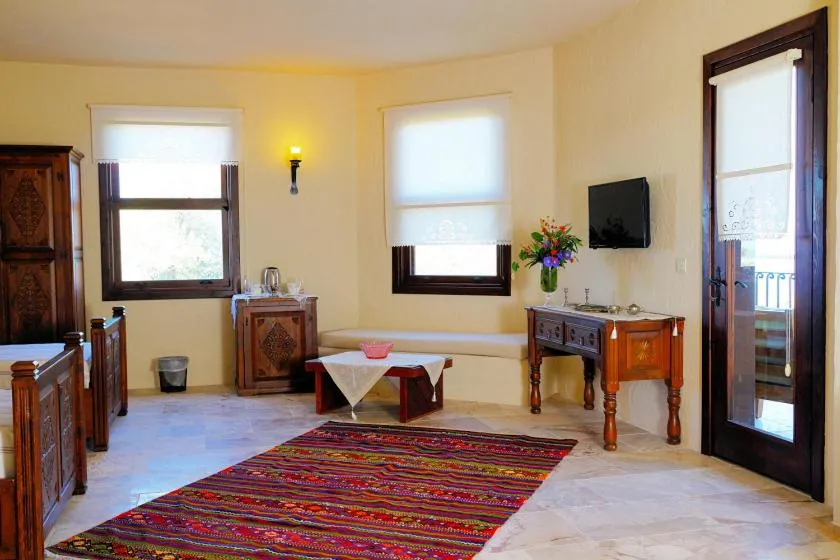 Superior Deluxe Twin Room with Jacuzzi in Mandarin & Mango Boutique Hotel