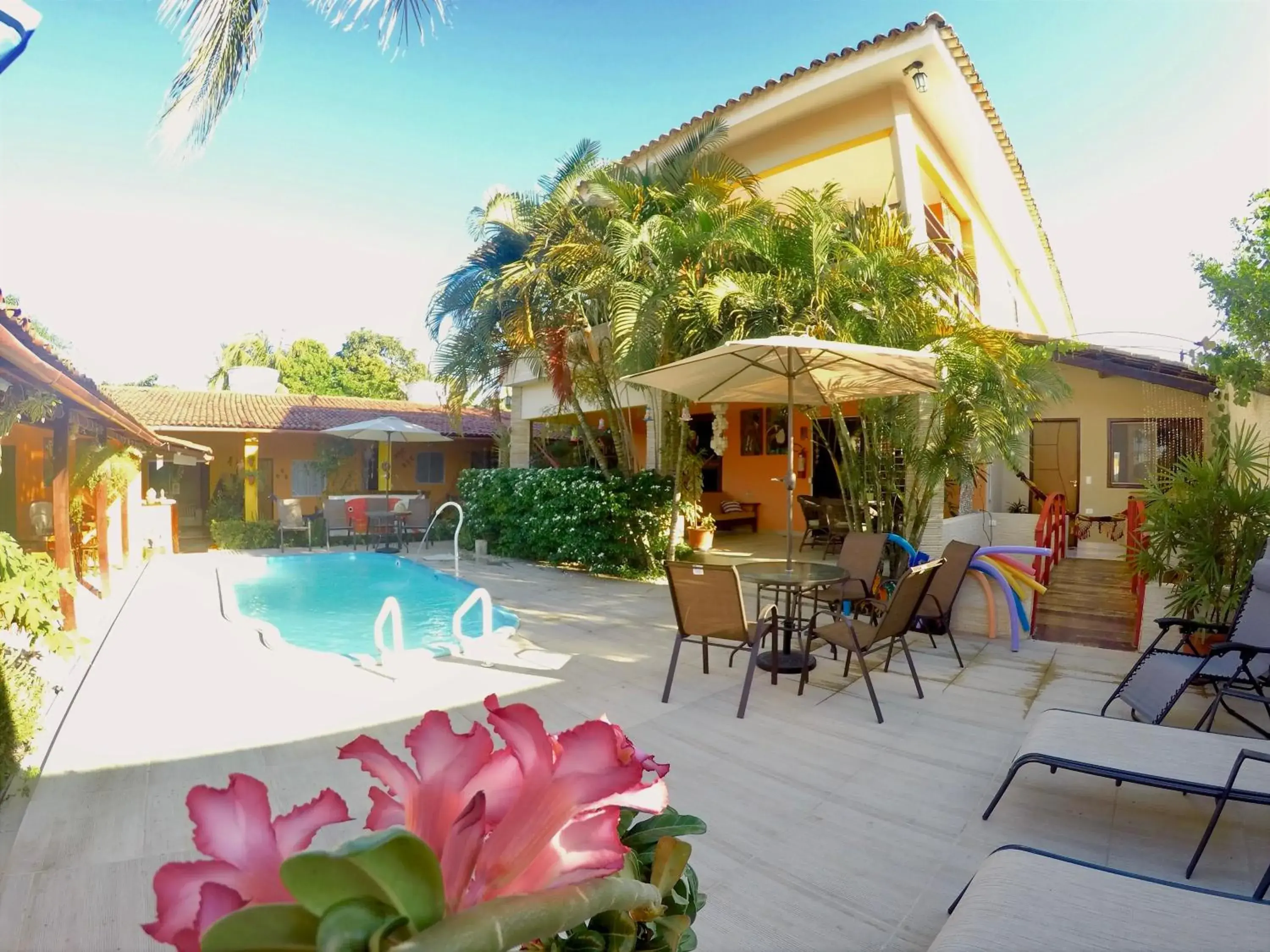 Pool view in Pousada Som dos Pássaros Pool view in Pousada Som dos Pássaros