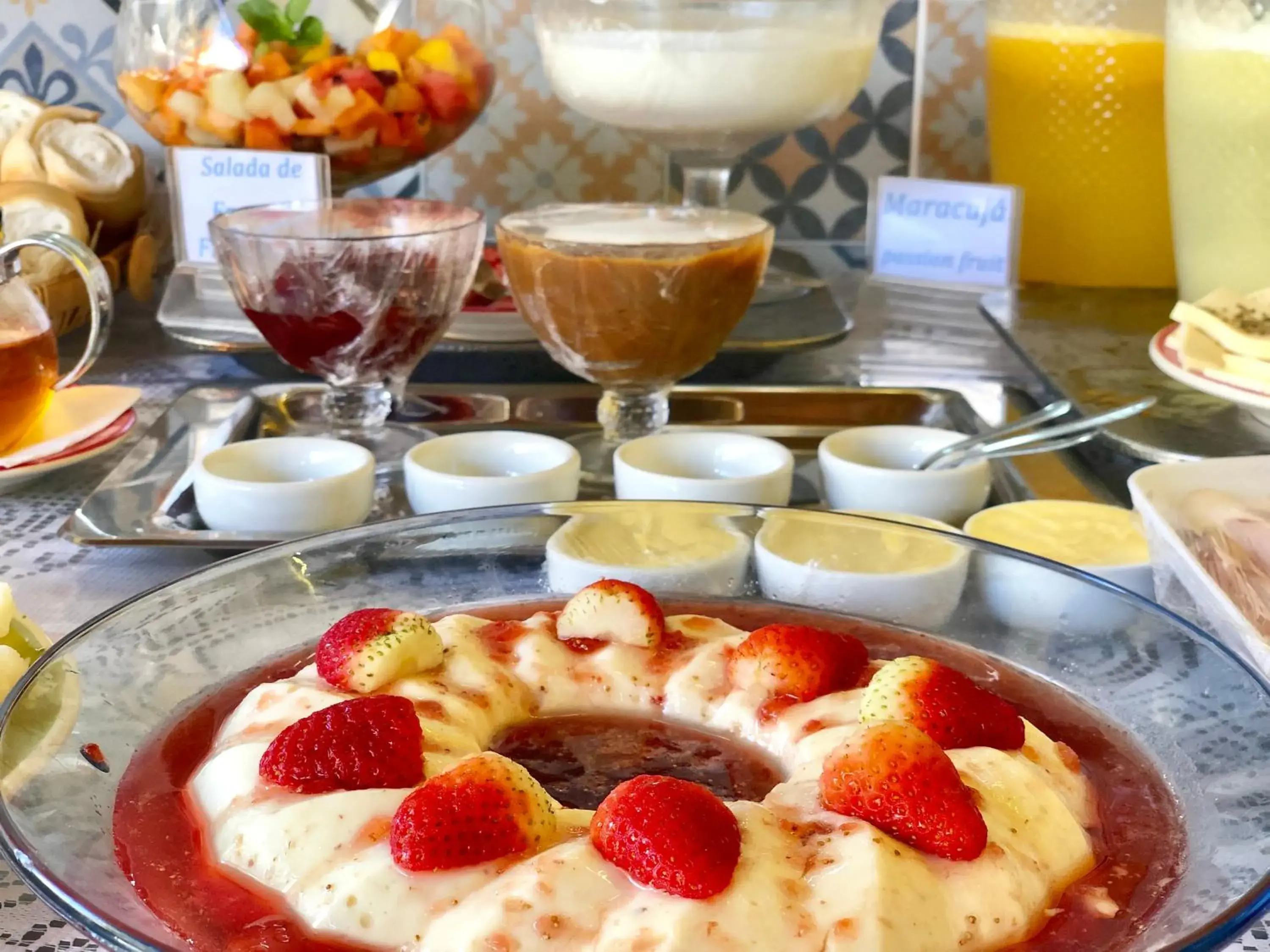 Buffet breakfast in Pousada Som dos Pássaros Buffet breakfast in Pousada Som dos Pássaros