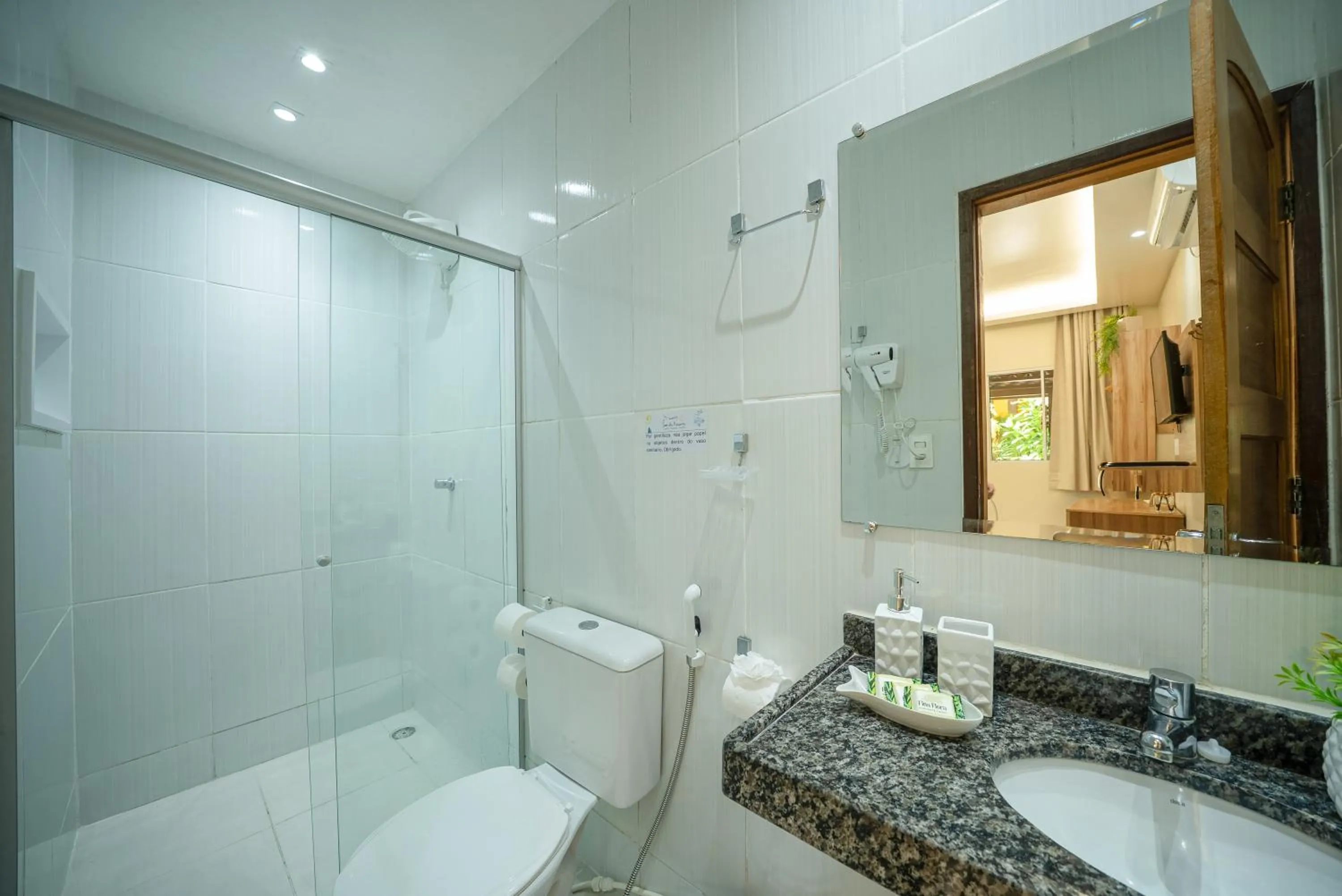 Shower in Pousada Som dos Pássaros