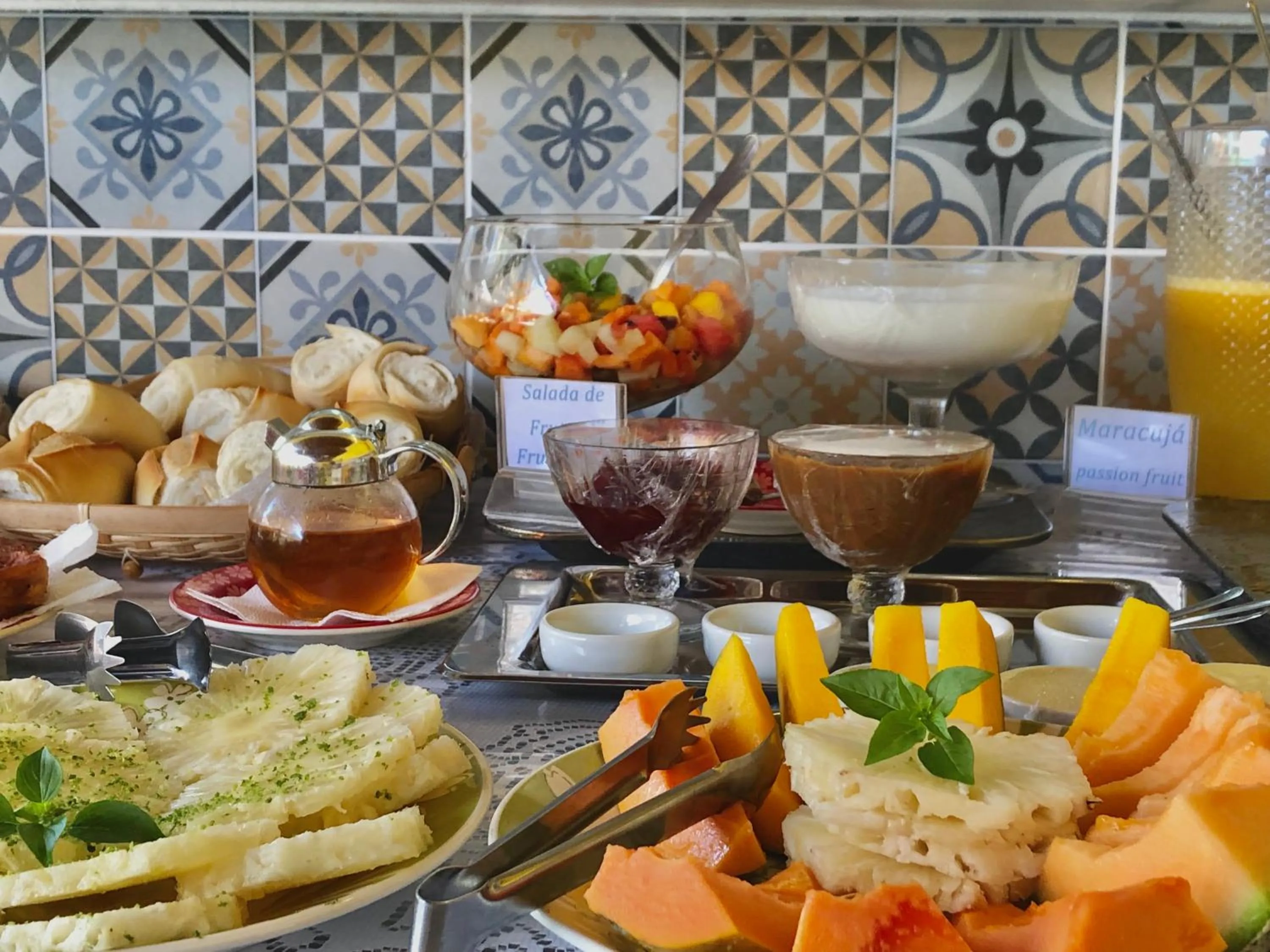 Buffet breakfast in Pousada Som dos Pássaros