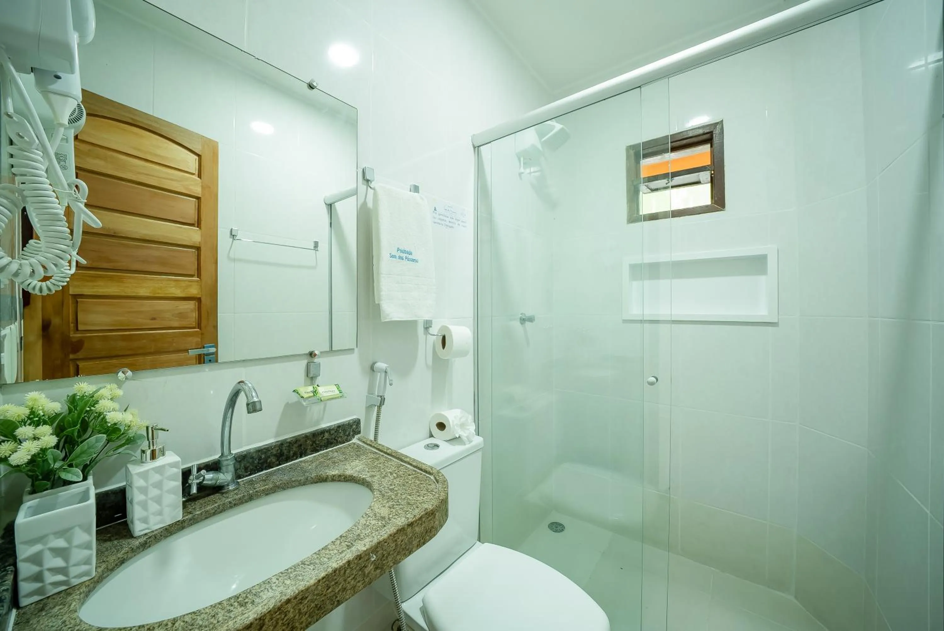 Shower in Pousada Som dos Pássaros