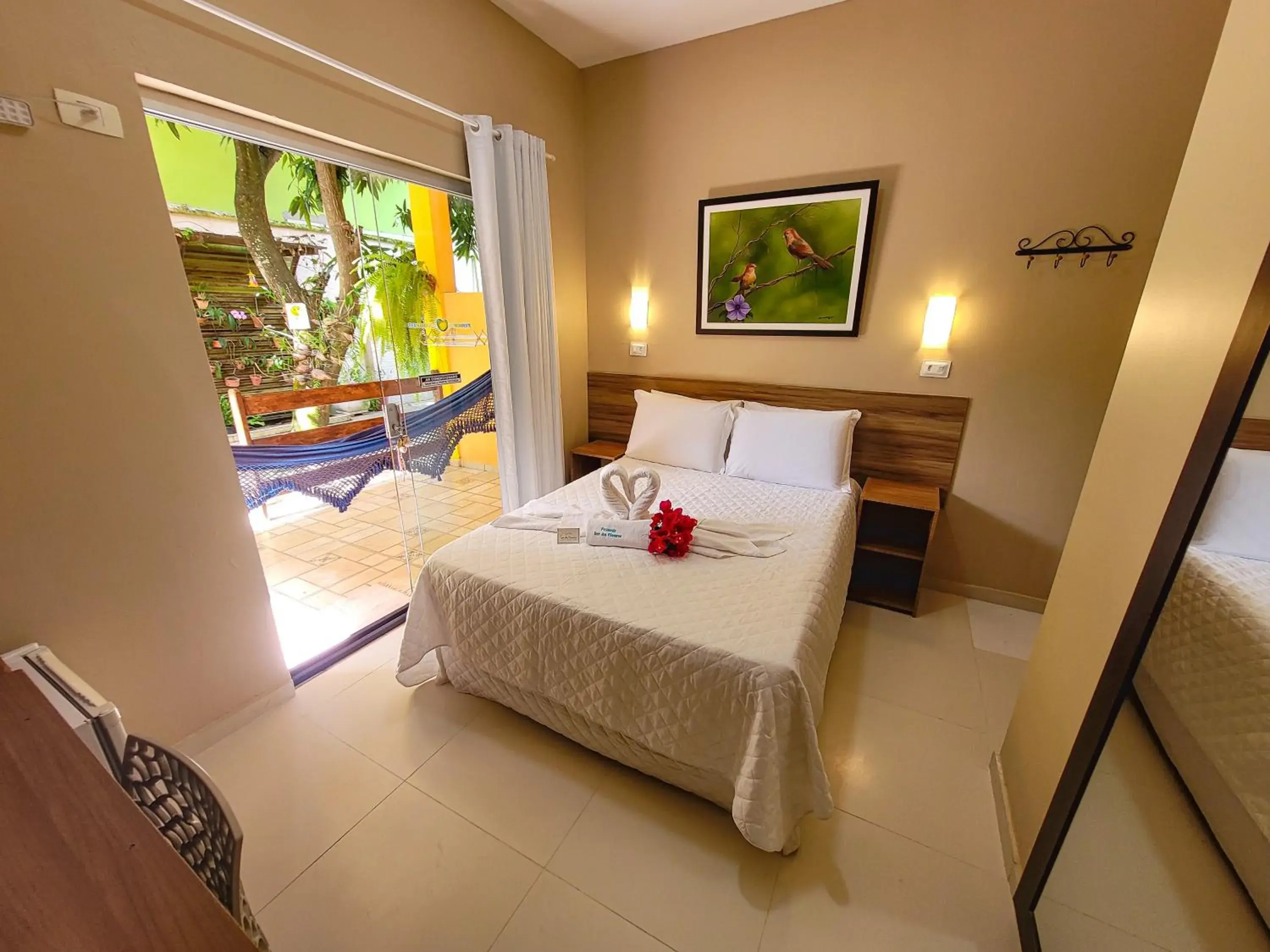 Economy Double Room in Pousada Som dos Pássaros Economy Double Room in Pousada Som dos Pássaros