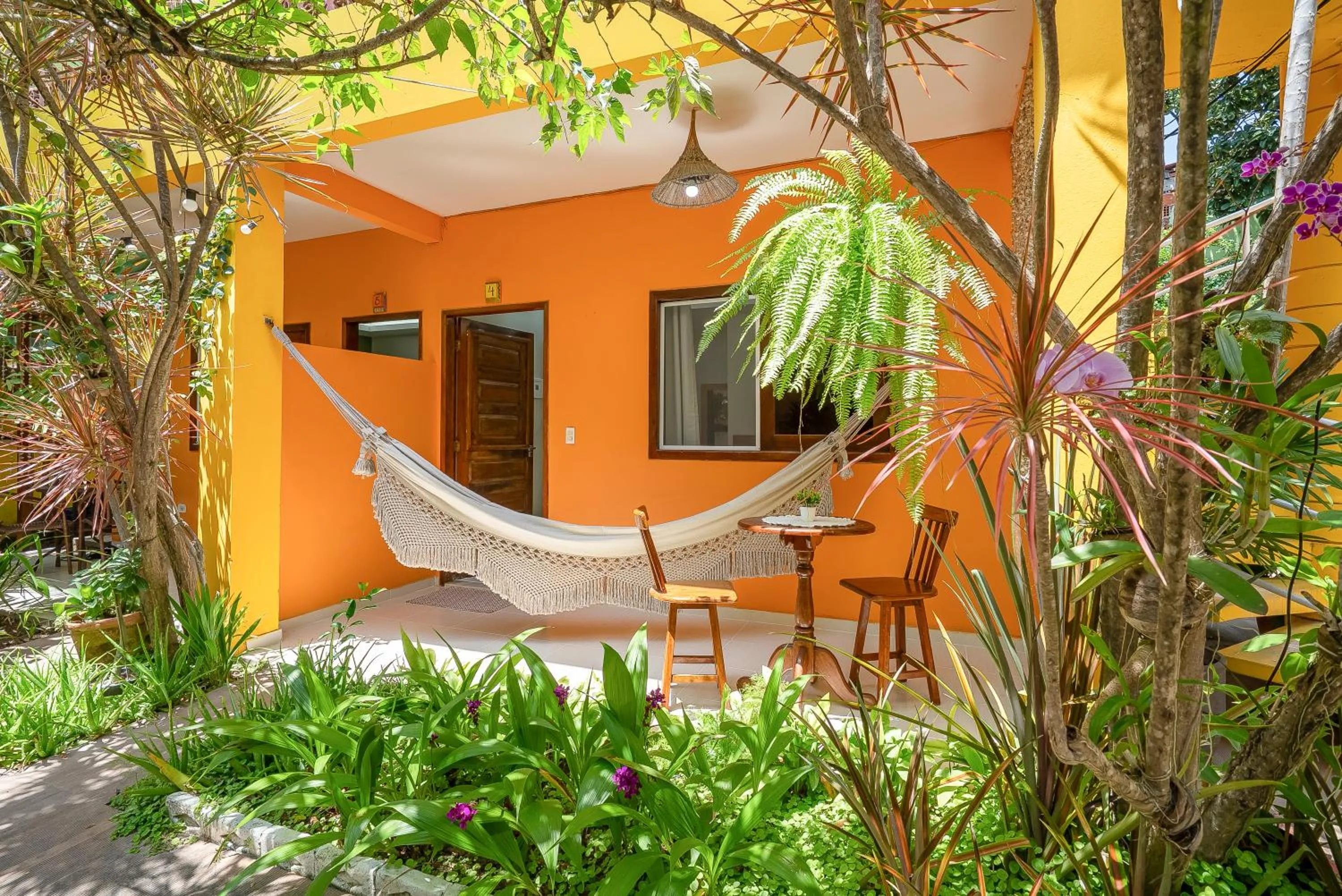 Patio in Pousada Som dos Pássaros