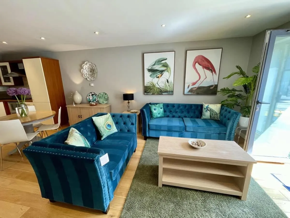 Stunning 2-bed Town Centre Apartment - Hosted by Hutch Lifestyle
