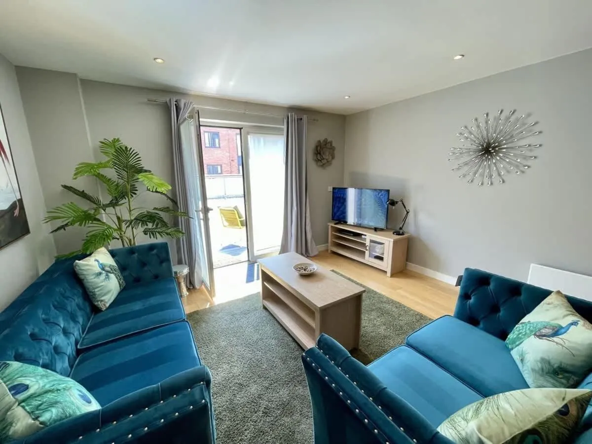 Stunning 2-bed Town Centre Apartment - Hosted by Hutch Lifestyle