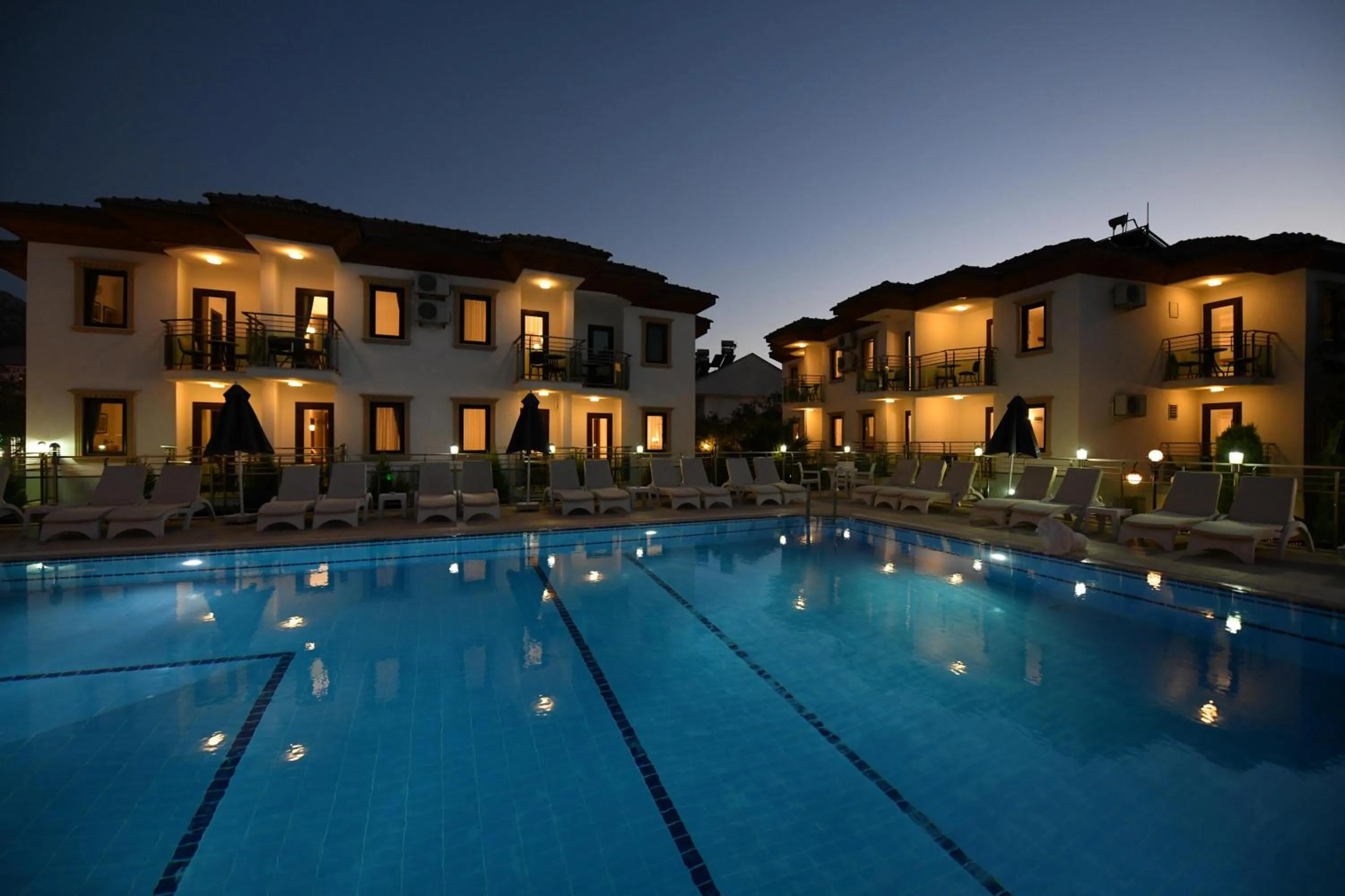 Swimming pool in Qualia Park Hotel