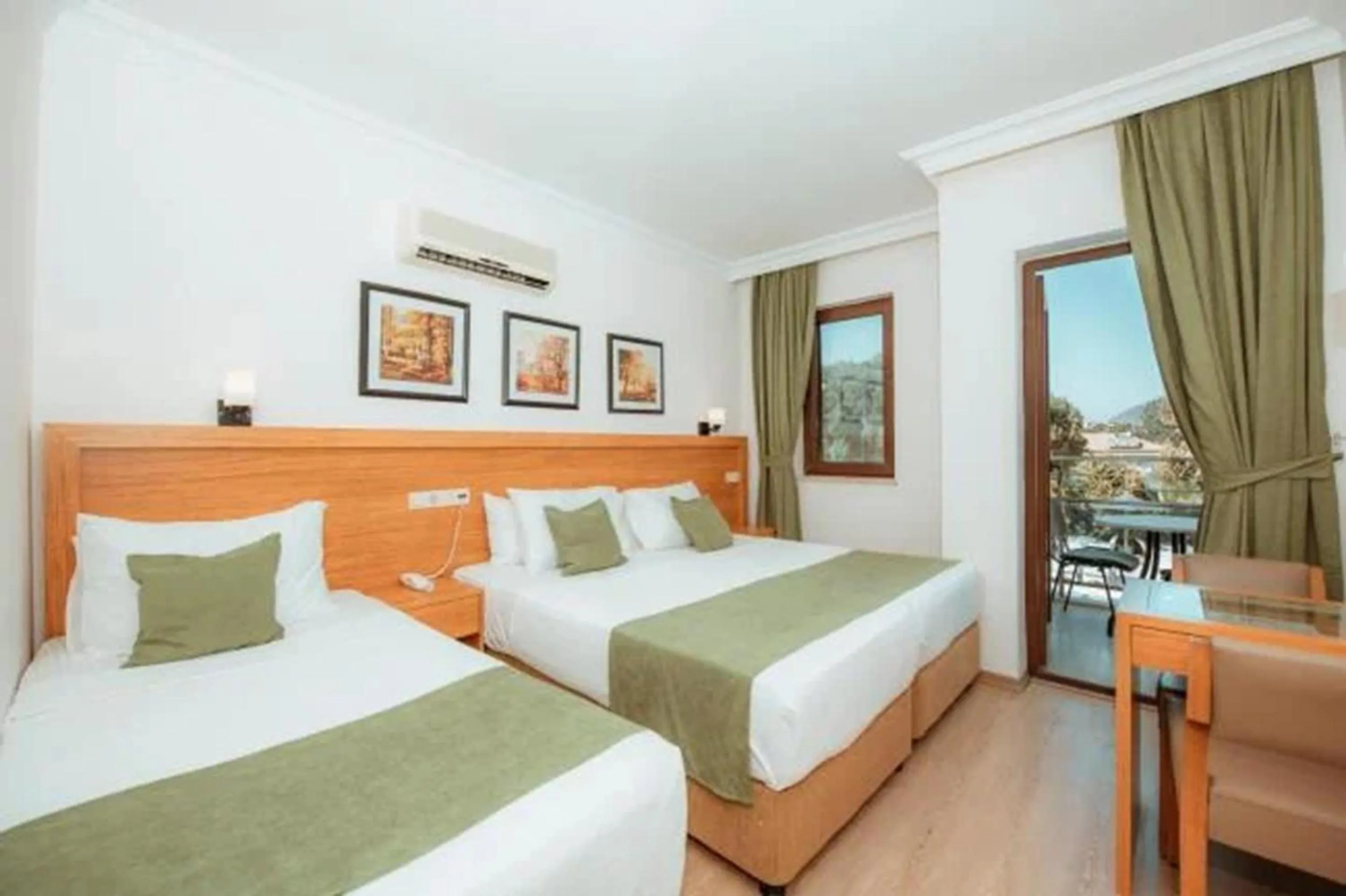 Photo of the whole room, Bed in Fethiye Park Hotel