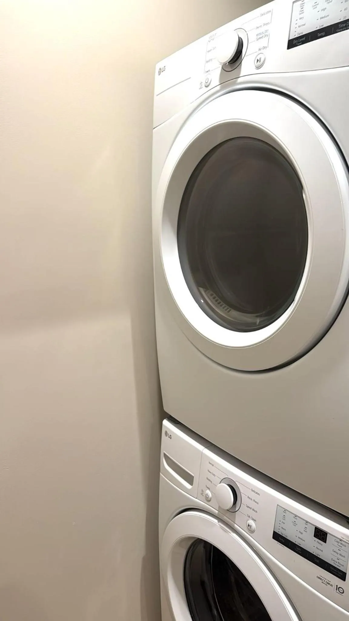 washing machine in StaysPro - Cityscape Luxury Rental Homes in the Heart of Los Angeles