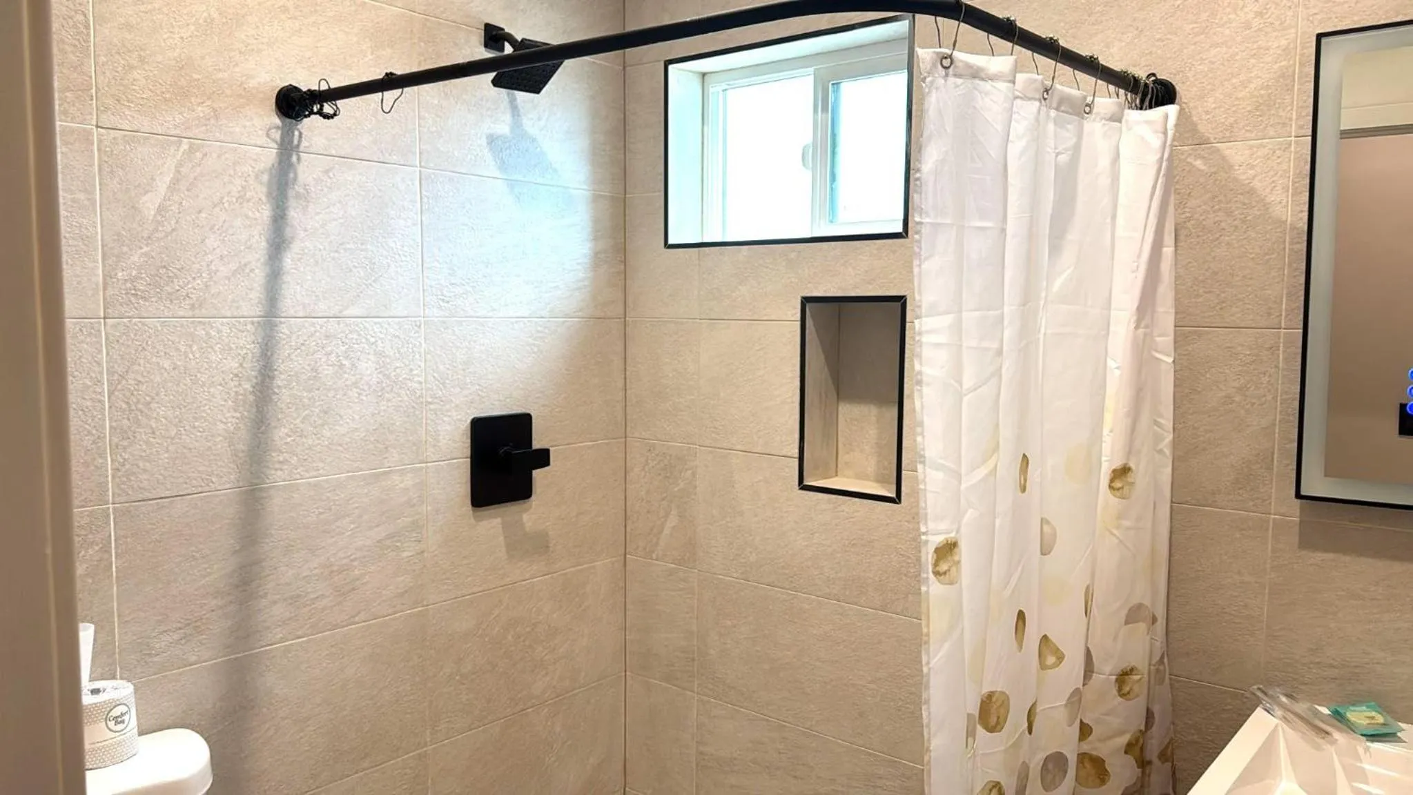 Bathroom in StaysPro - Cityscape Luxury Rental Homes in the Heart of Los Angeles