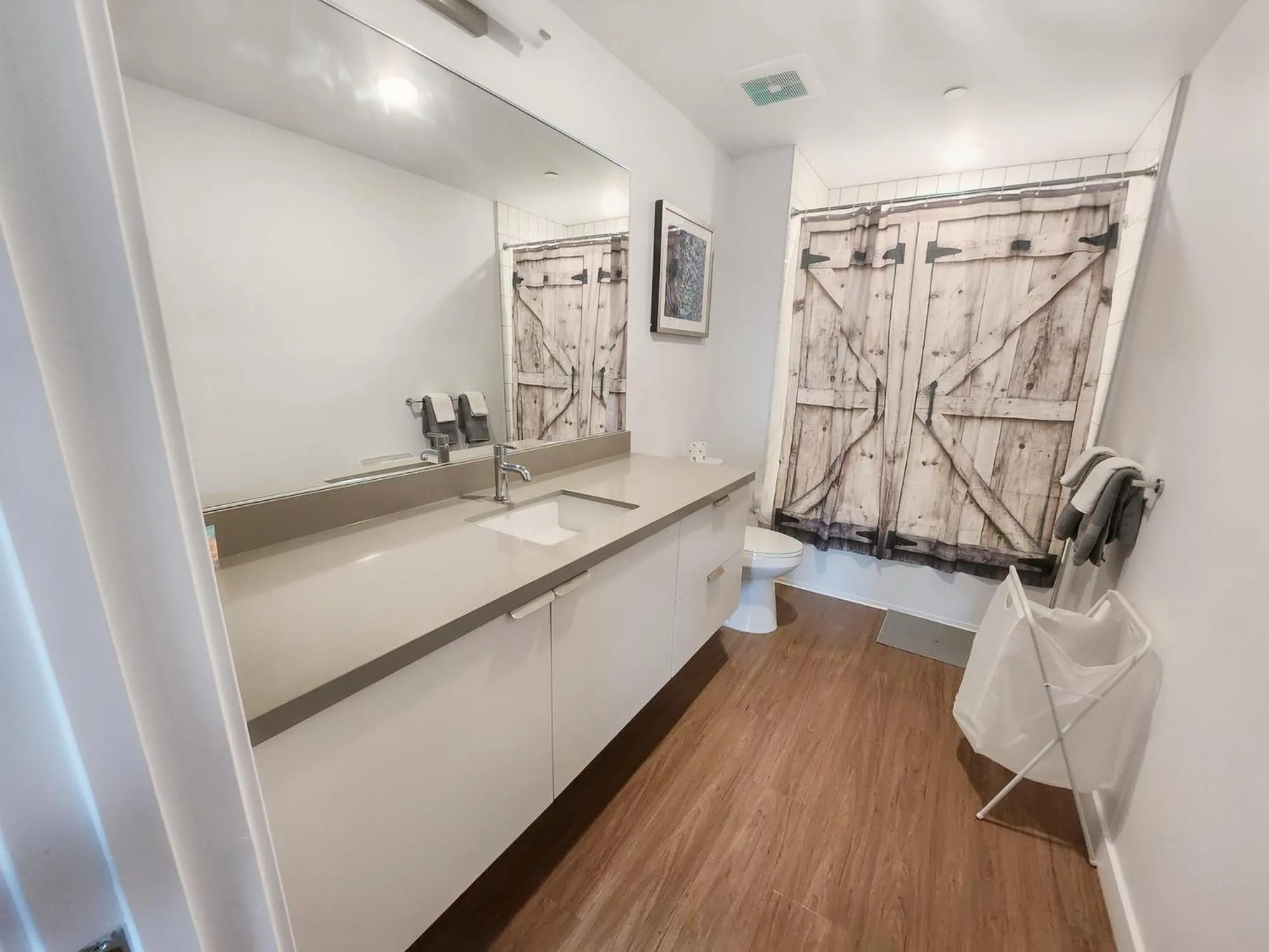 Bathroom in StaysPro - Cityscape Luxury Rental Homes in the Heart of Los Angeles