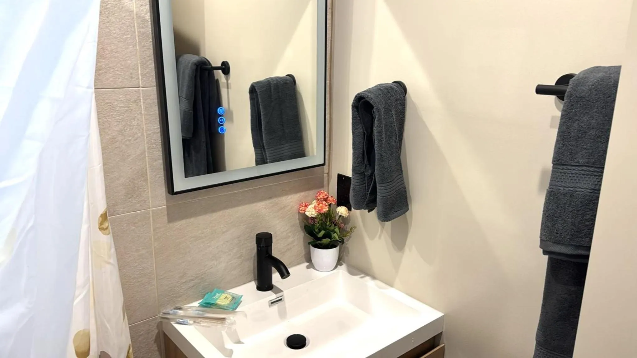 Bathroom in StaysPro - Cityscape Luxury Rental Homes in the Heart of Los Angeles