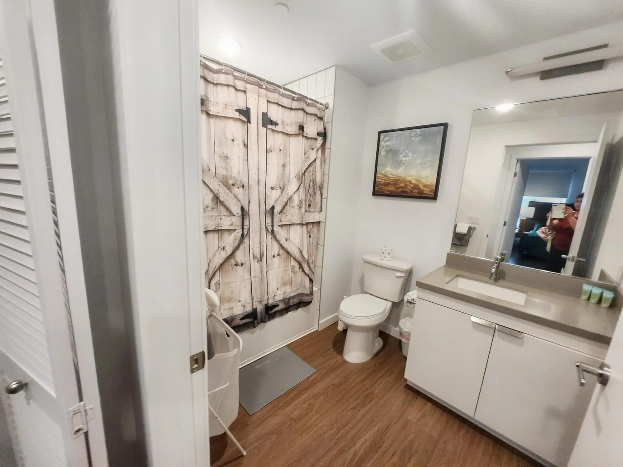 Bathroom in StaysPro - Cityscape Luxury Rental Homes in the Heart of Los Angeles