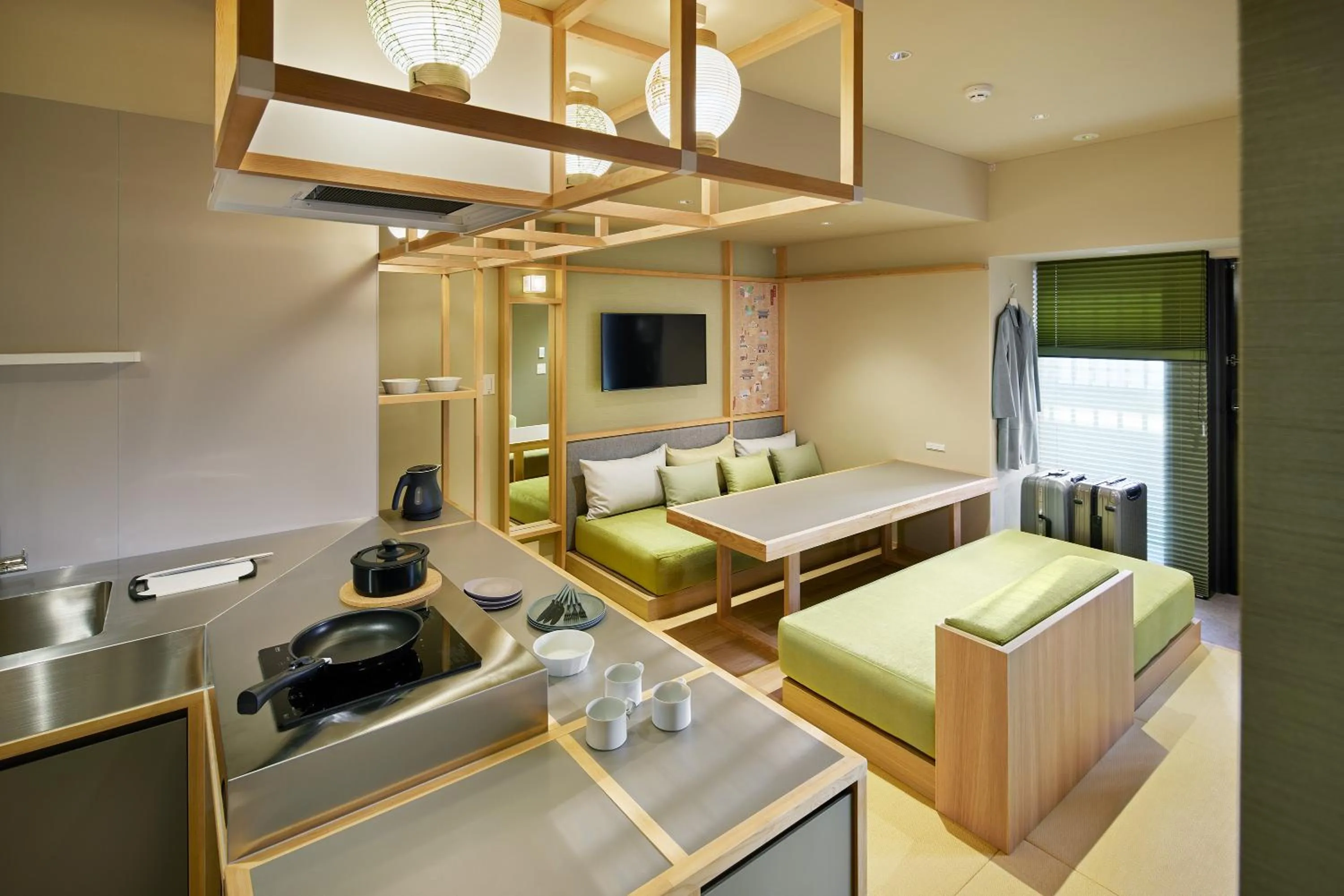 Kitchen or kitchenette, Bed in OMO5 Kyoto Gion by Hoshino Resorts