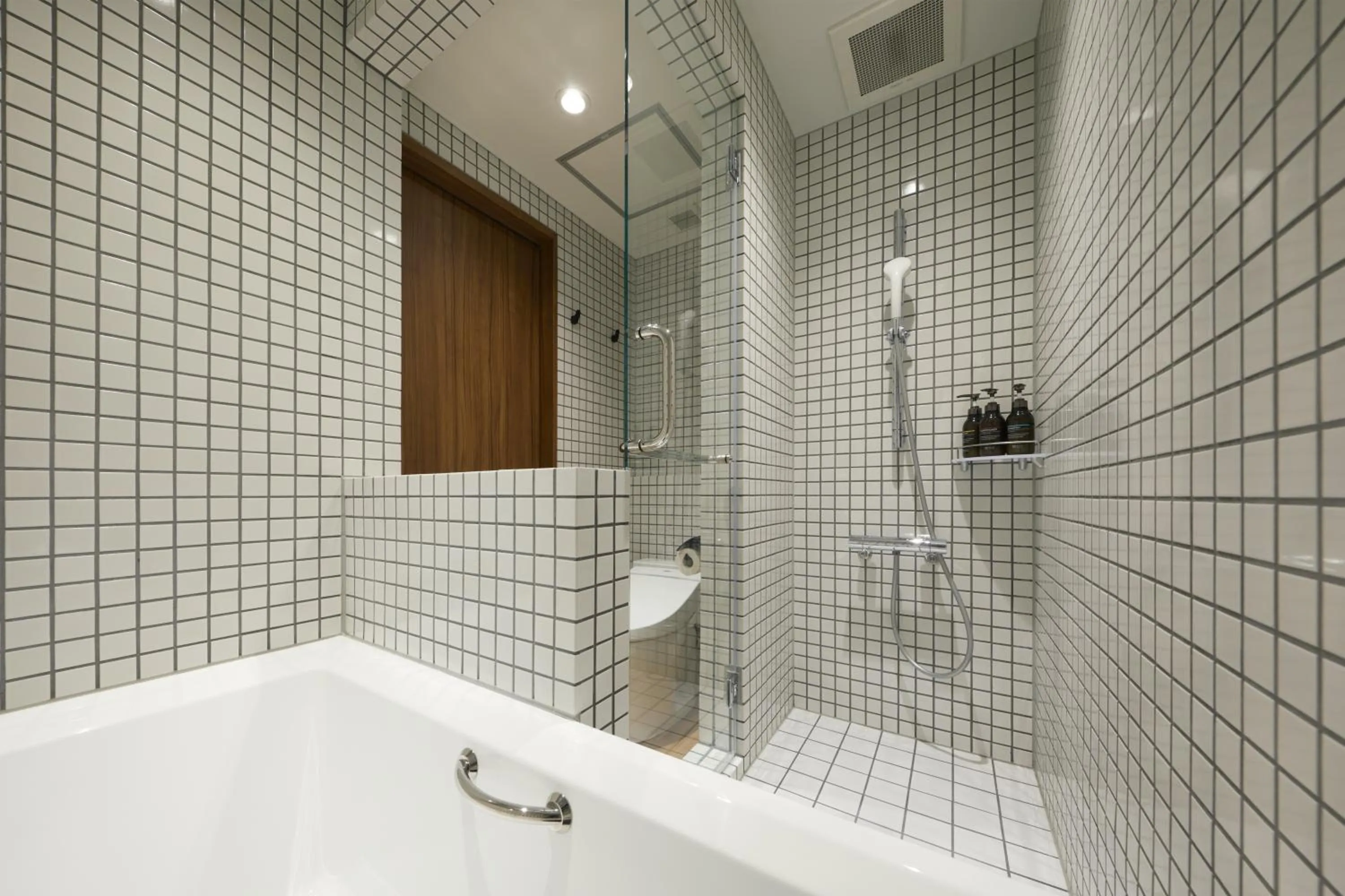 Shower in OMO5 Kyoto Sanjo by Hoshino Resorts