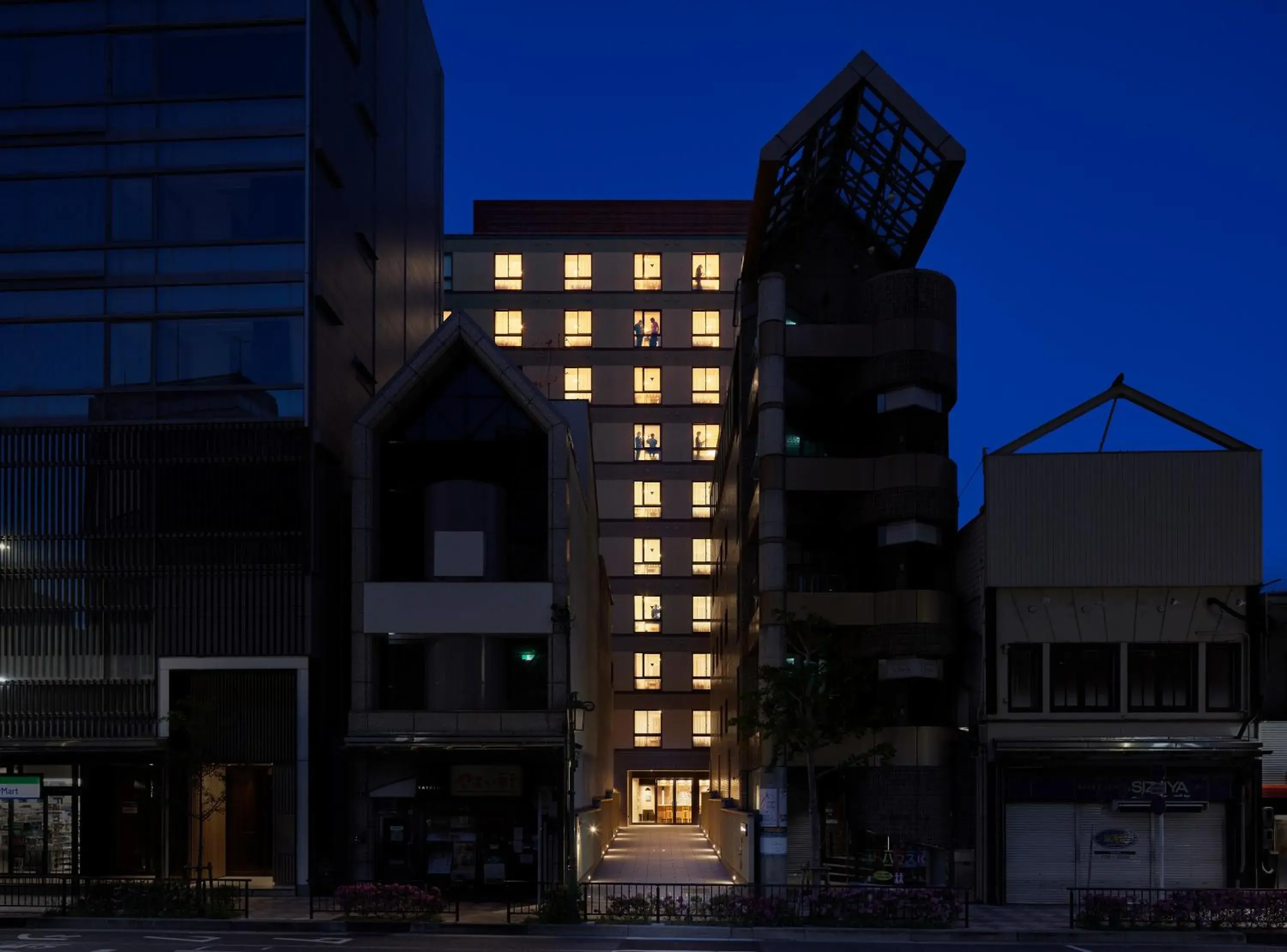 Property building in OMO5 Kyoto Sanjo by Hoshino Resorts Property building in OMO5 Kyoto Sanjo by Hoshino Resorts