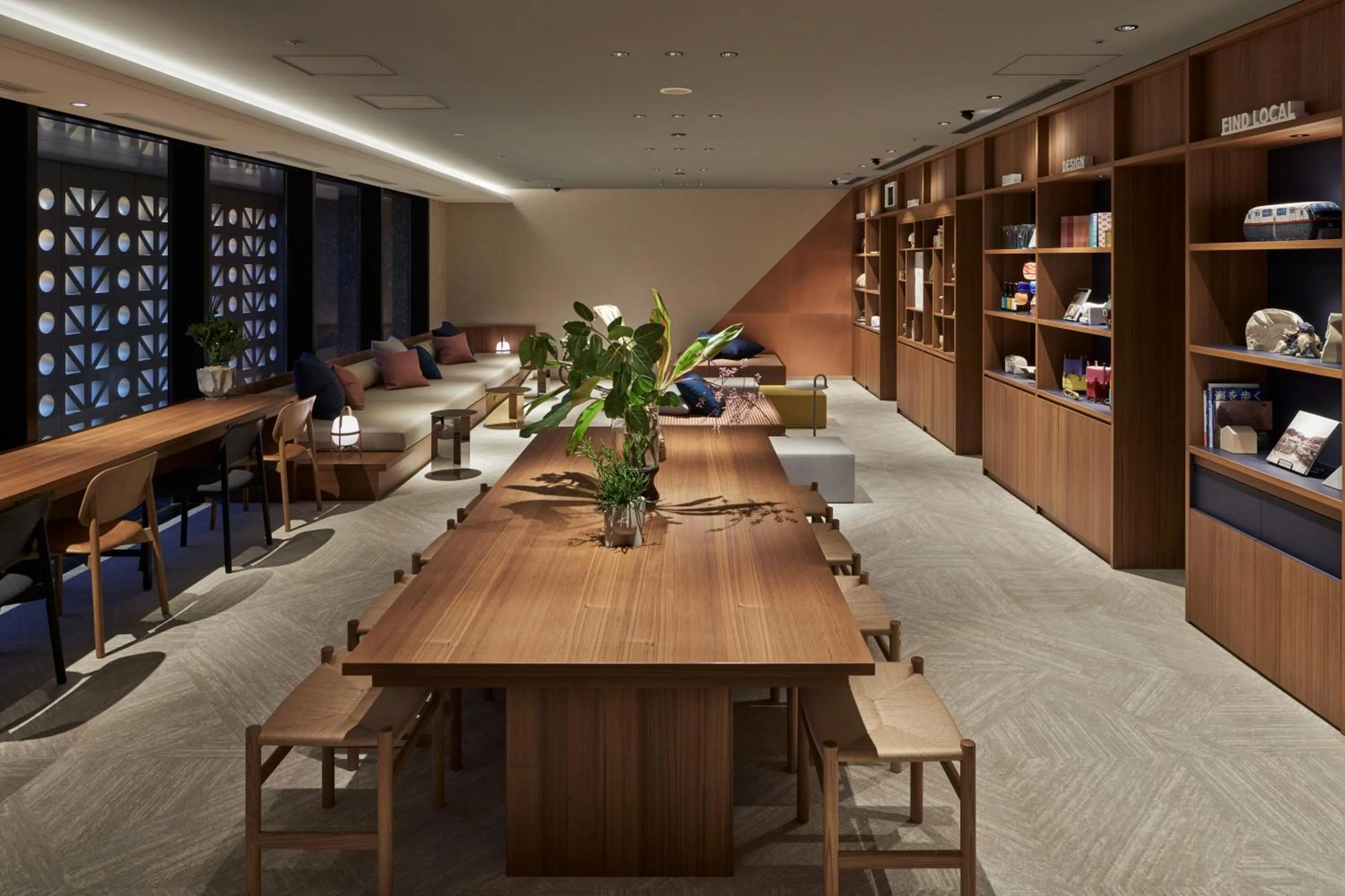 Lounge or bar in OMO5 Okinawa Naha by Hoshino Resorts