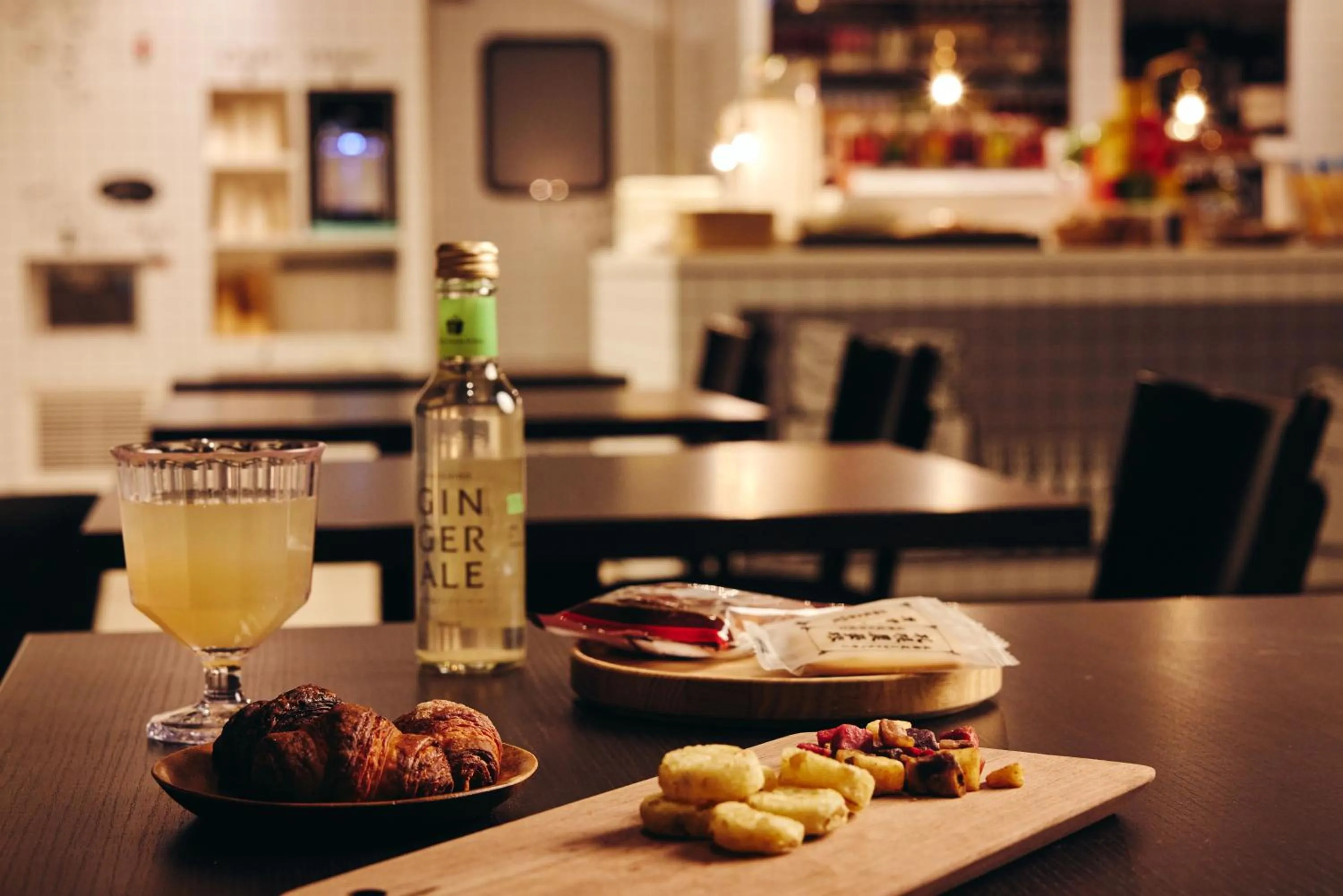 Lounge or bar in OMO3 Sapporo Susukino by Hoshino Resorts