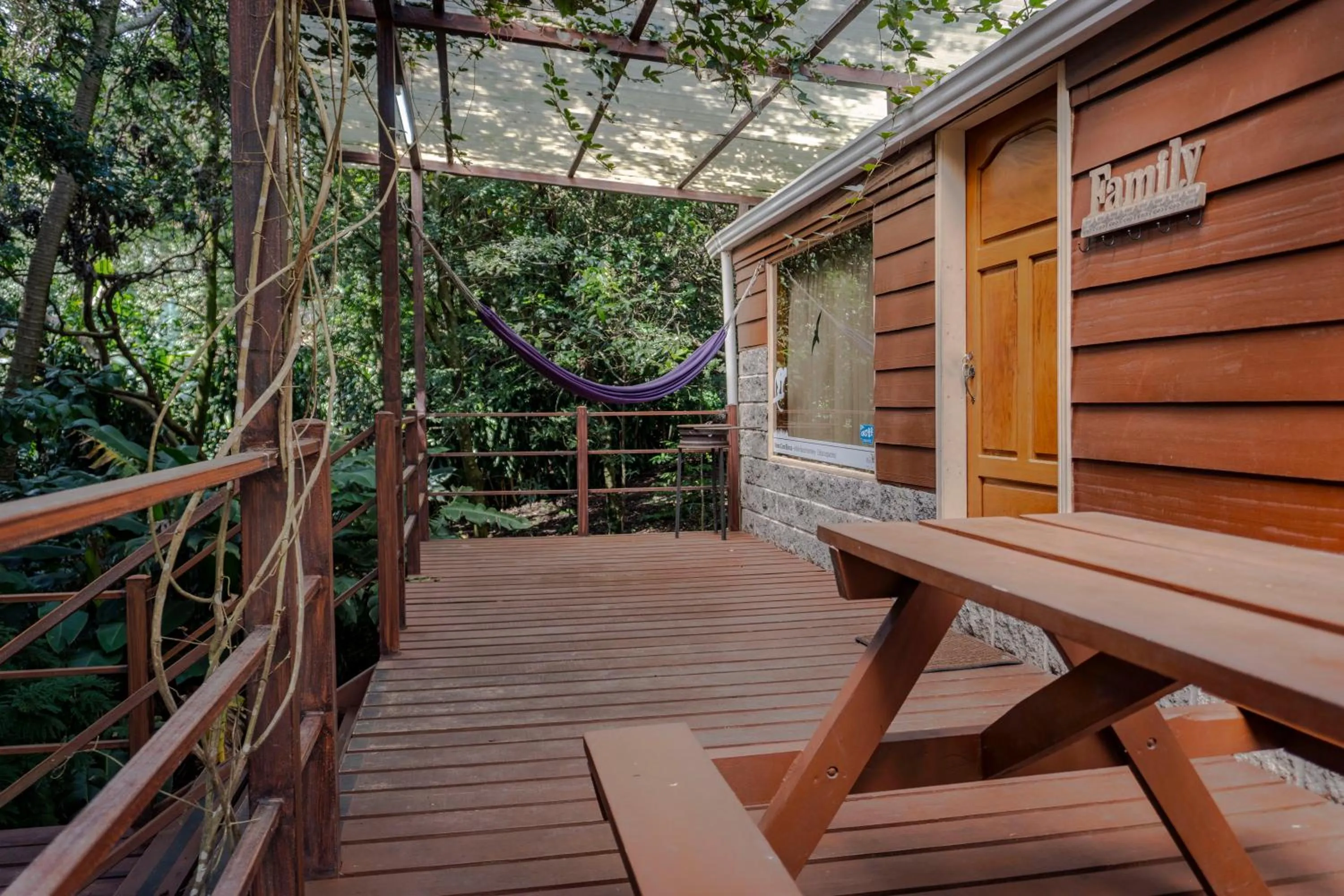 Facade/entrance in Los Pinos Cabins & Reserve