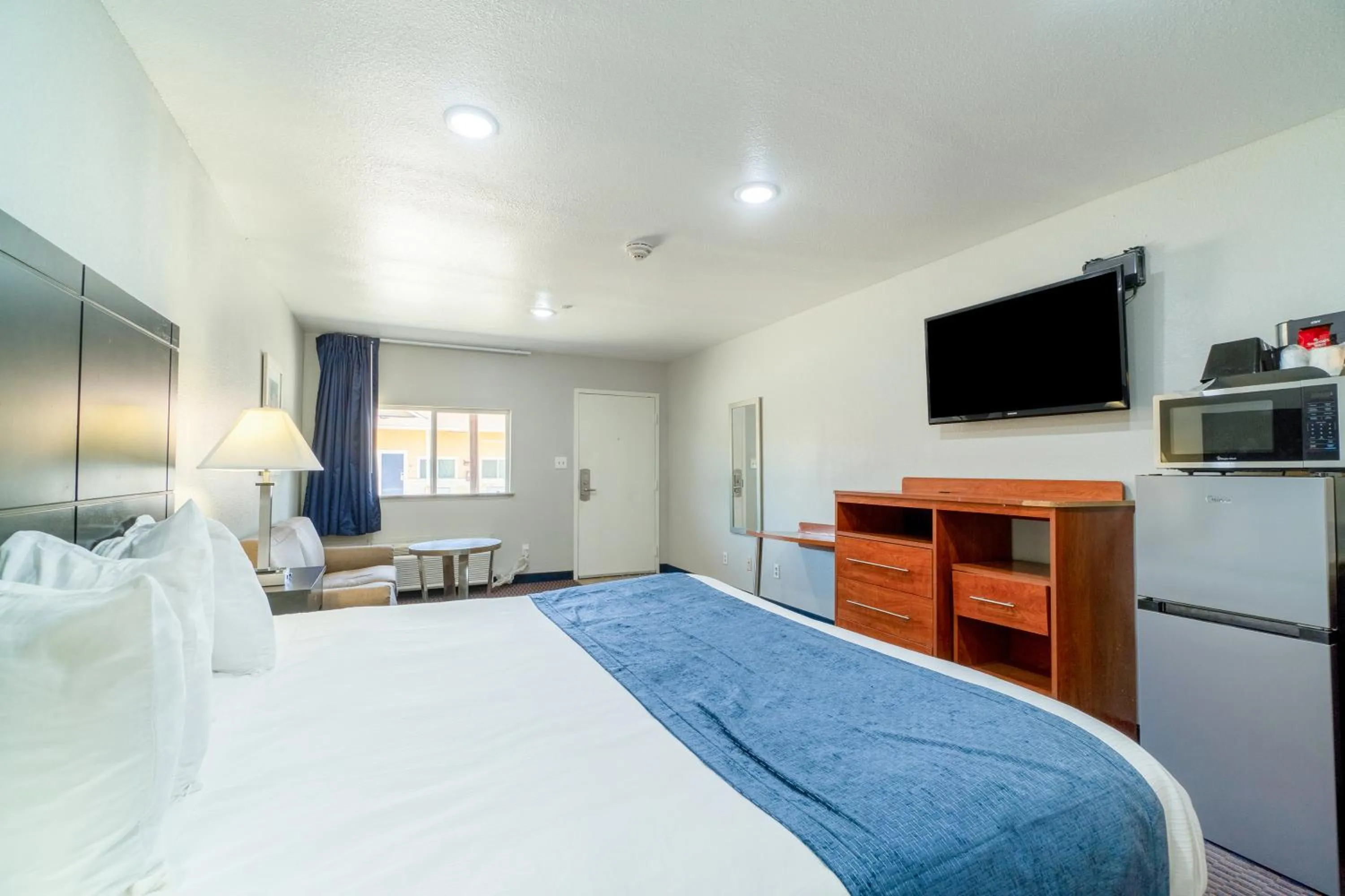 Bedroom, Bed in Atria Extended Stays By OYO Jourdanton