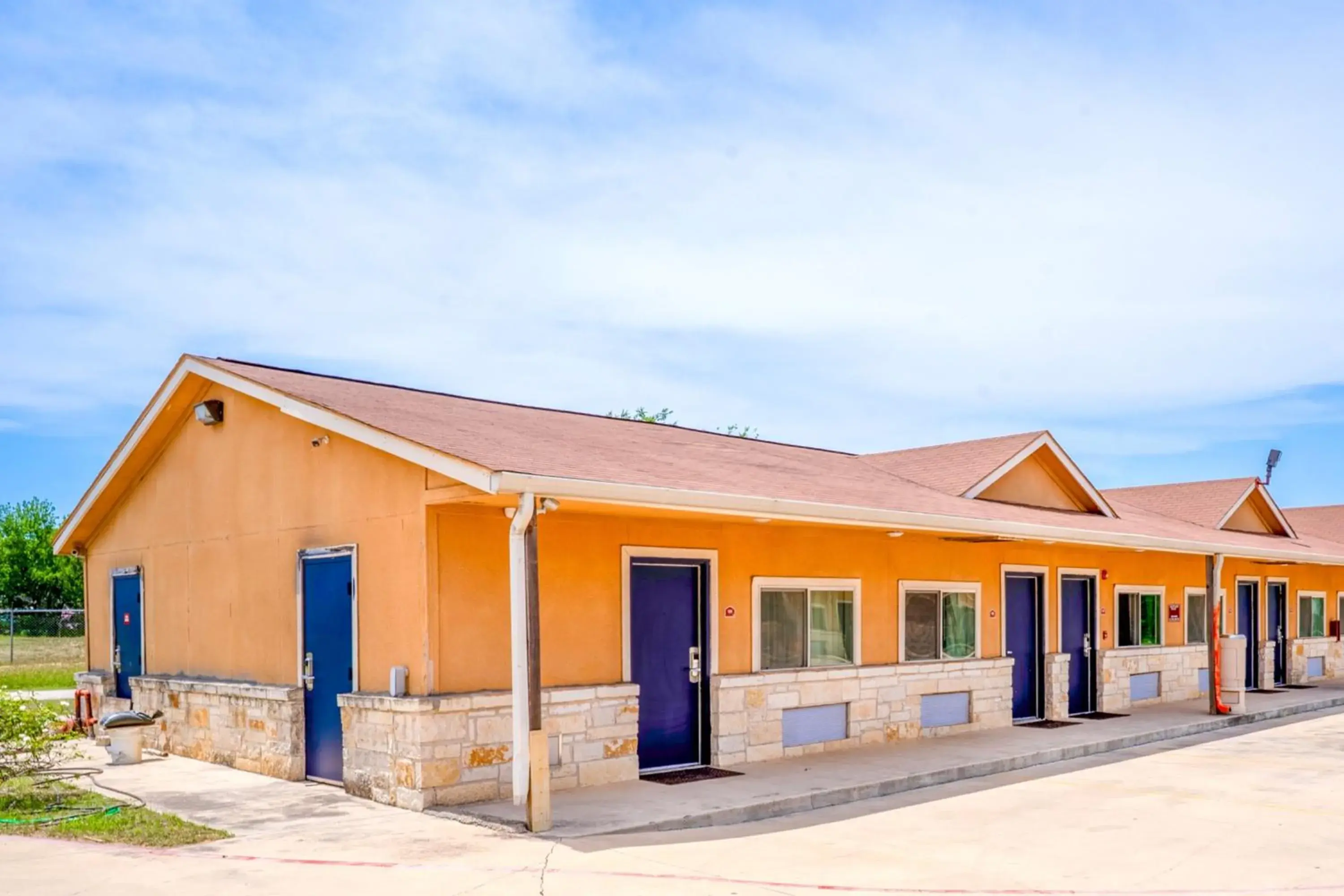 Property building in Atria Extended Stays By OYO, Jourdanton, TX Property building in Atria Extended Stays By OYO, Jourdanton, TX