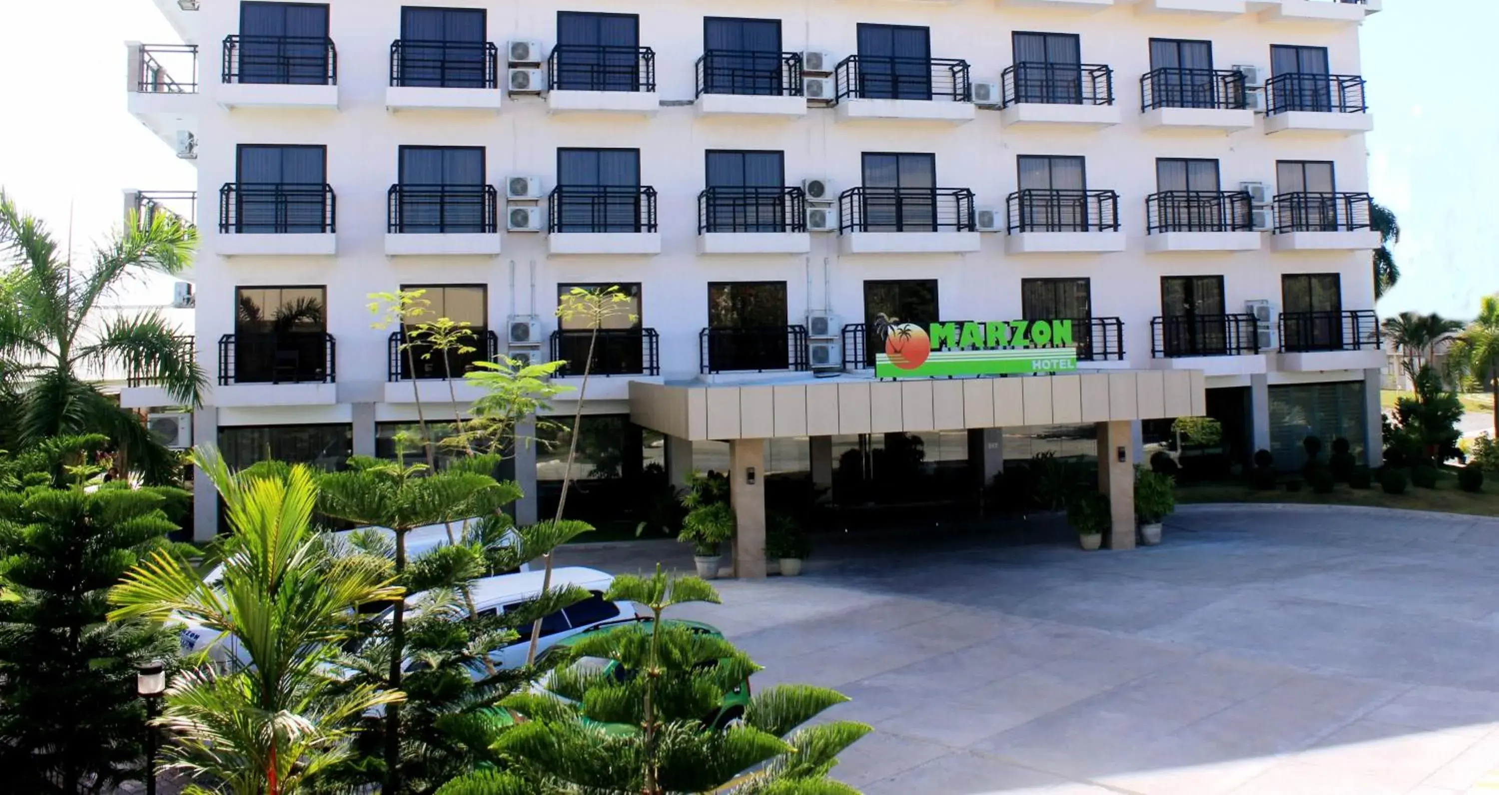 Property building in MARZON HOTEL KALIBO Property building in MARZON HOTEL KALIBO