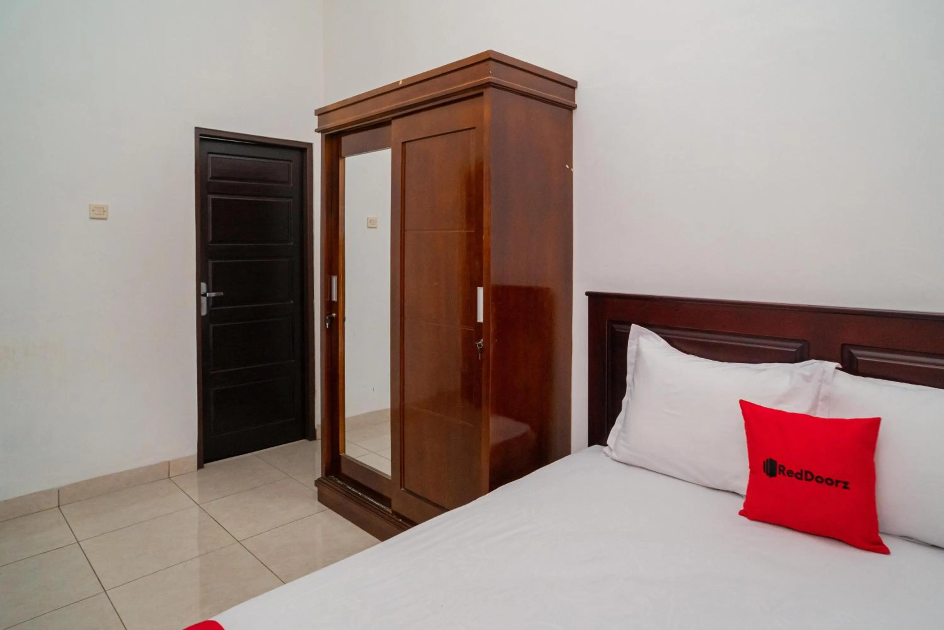 Bed in RedDoorz Syariah @ Jalan Tingang Palangkaraya