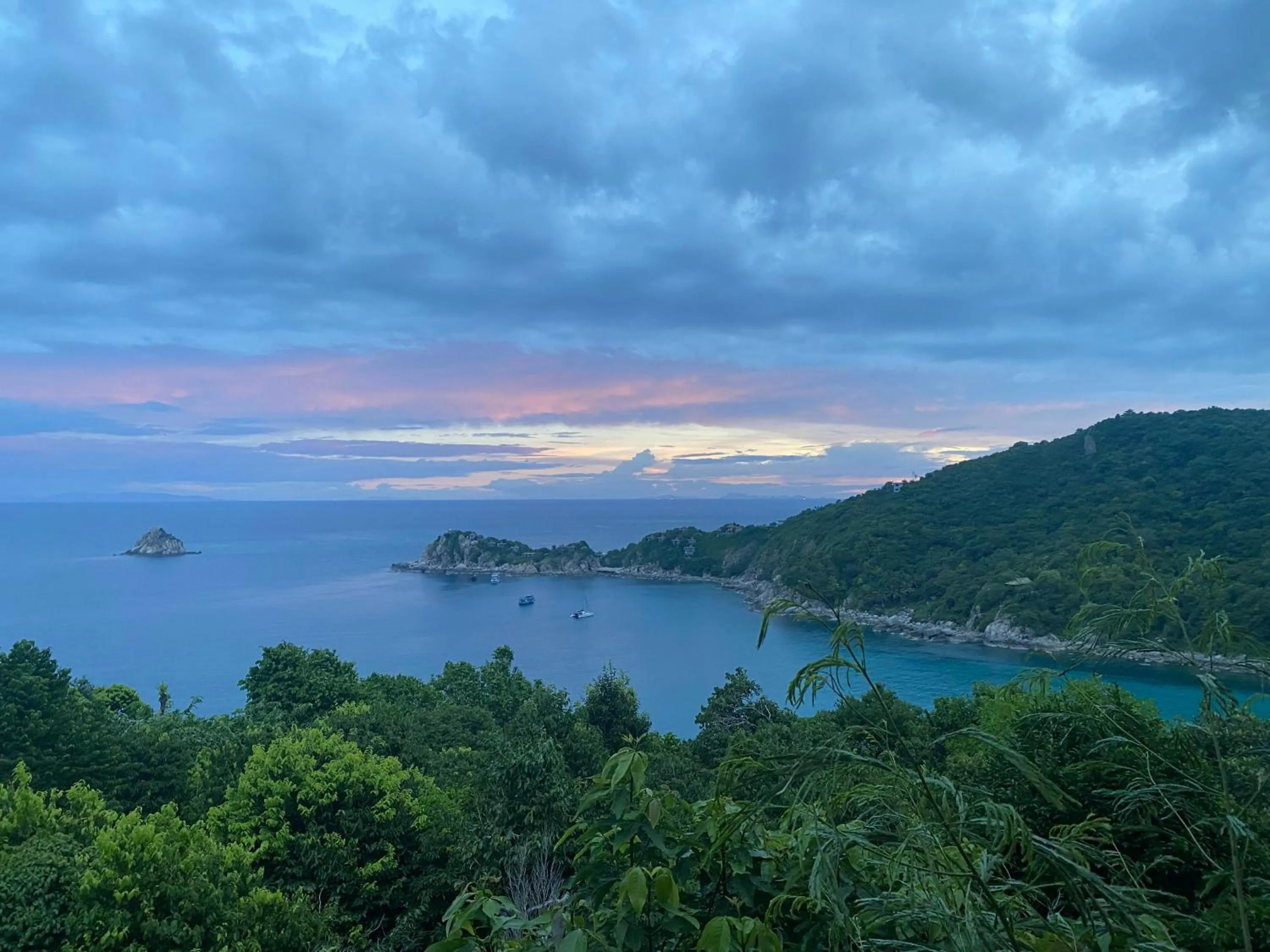 Snorkeling in Hydronauts Diving Resort - Koh Tao