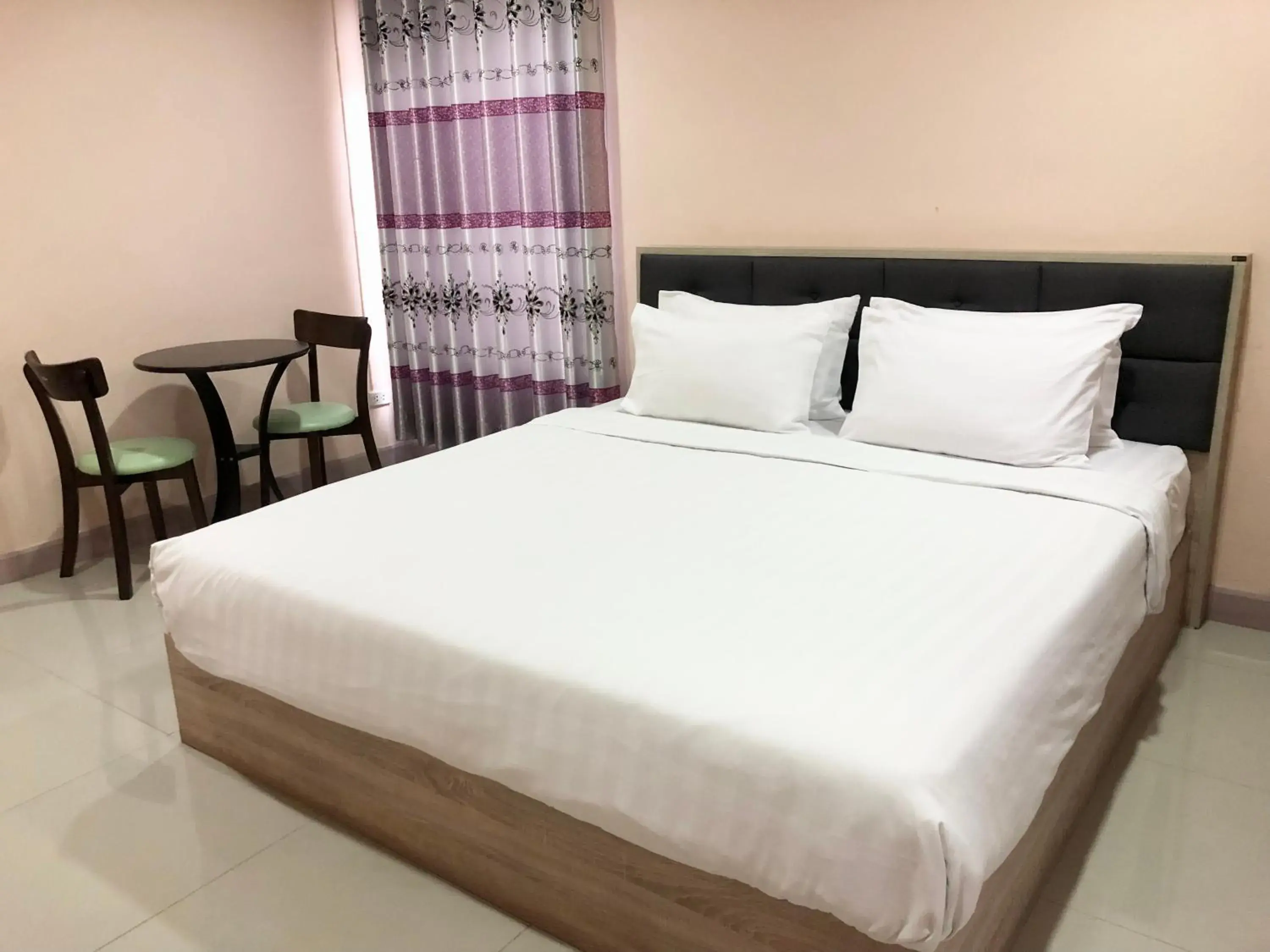 Bed in Seksiri Bed in Seksiri