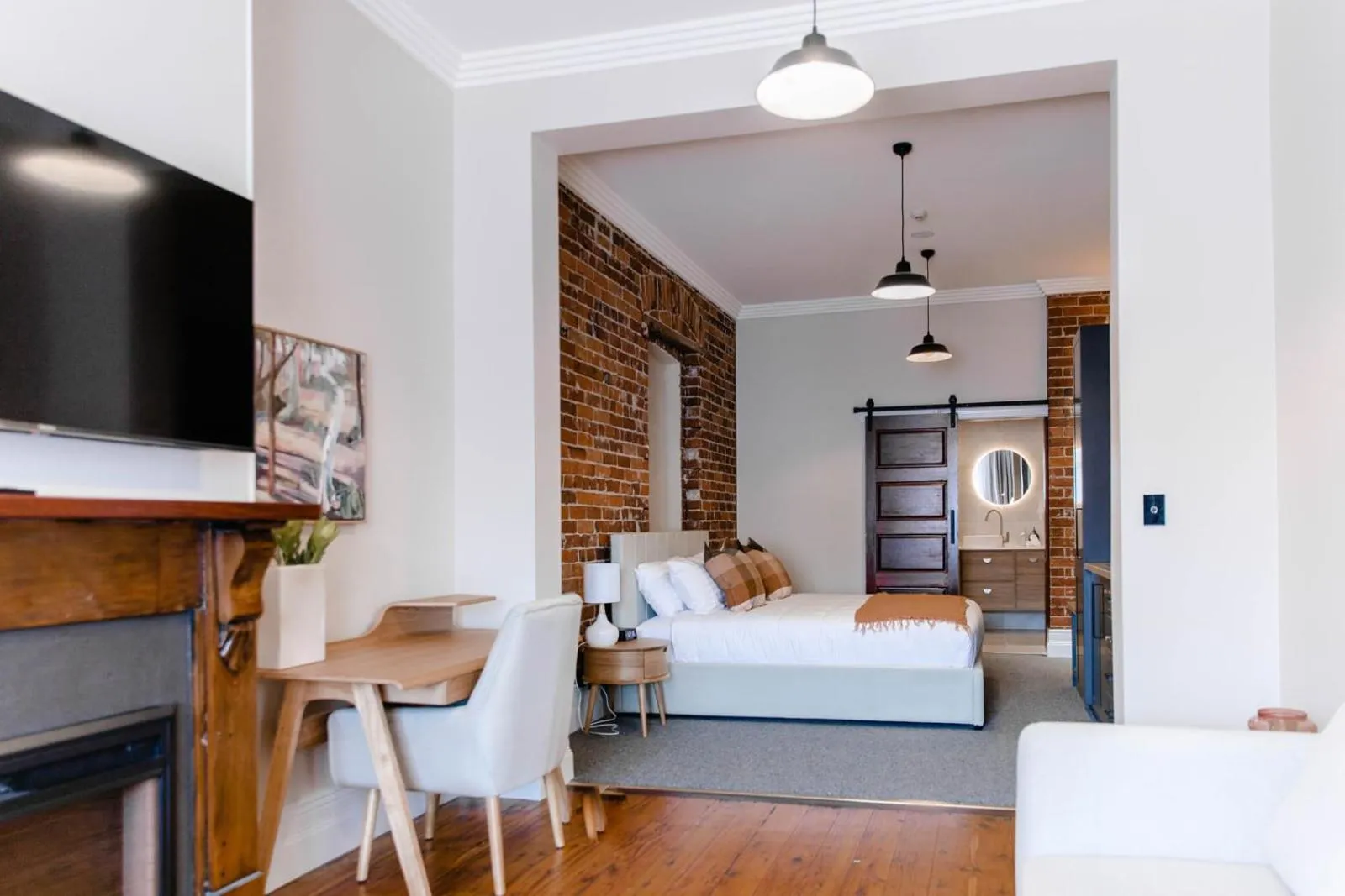 Photo of the whole room, Bed in Oxford on Otho