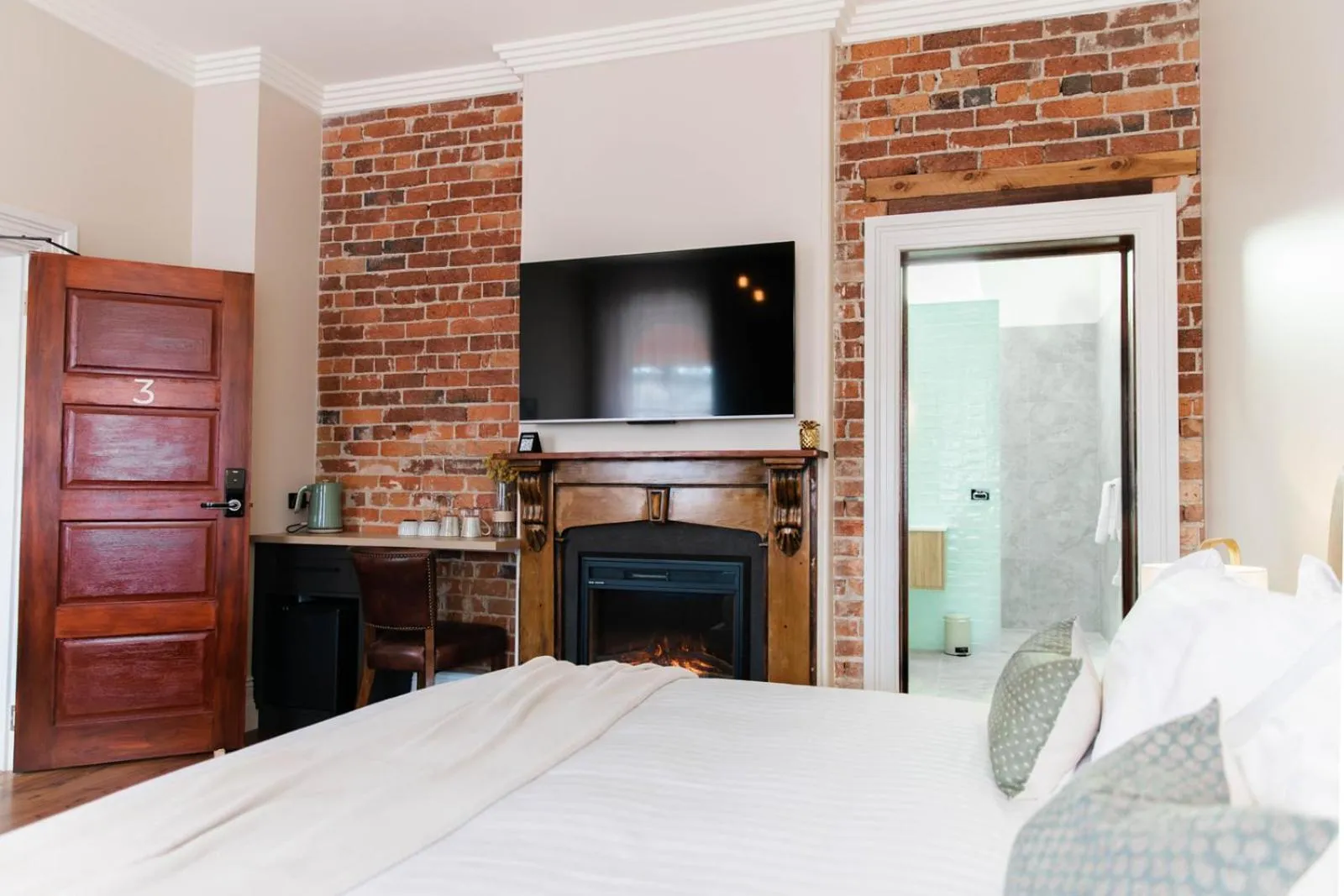 TV and multimedia, Bed in Oxford on Otho