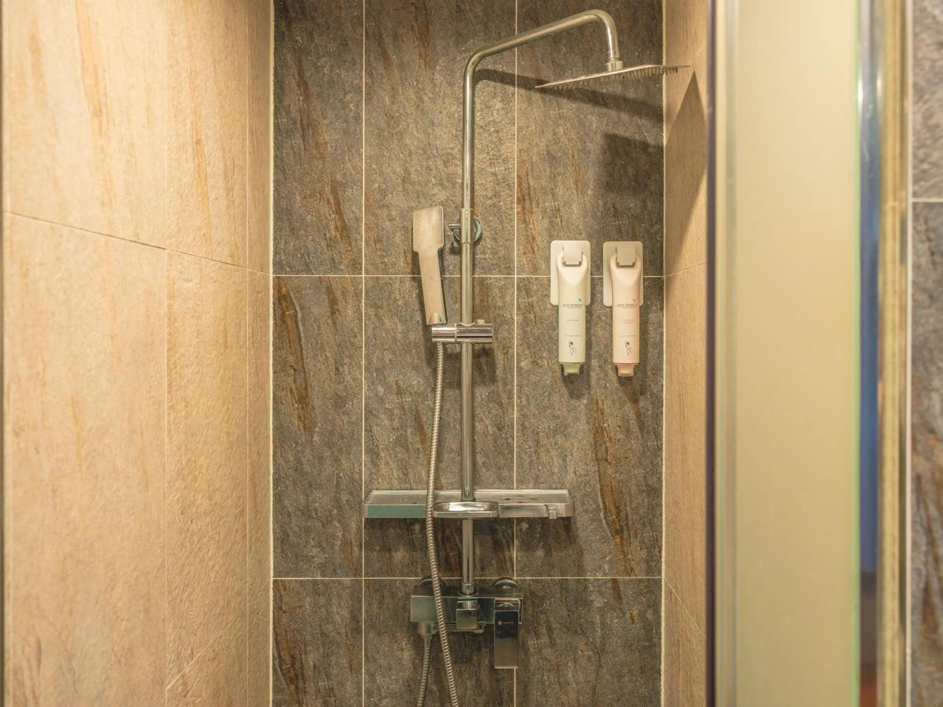 Shower in Hotel With City