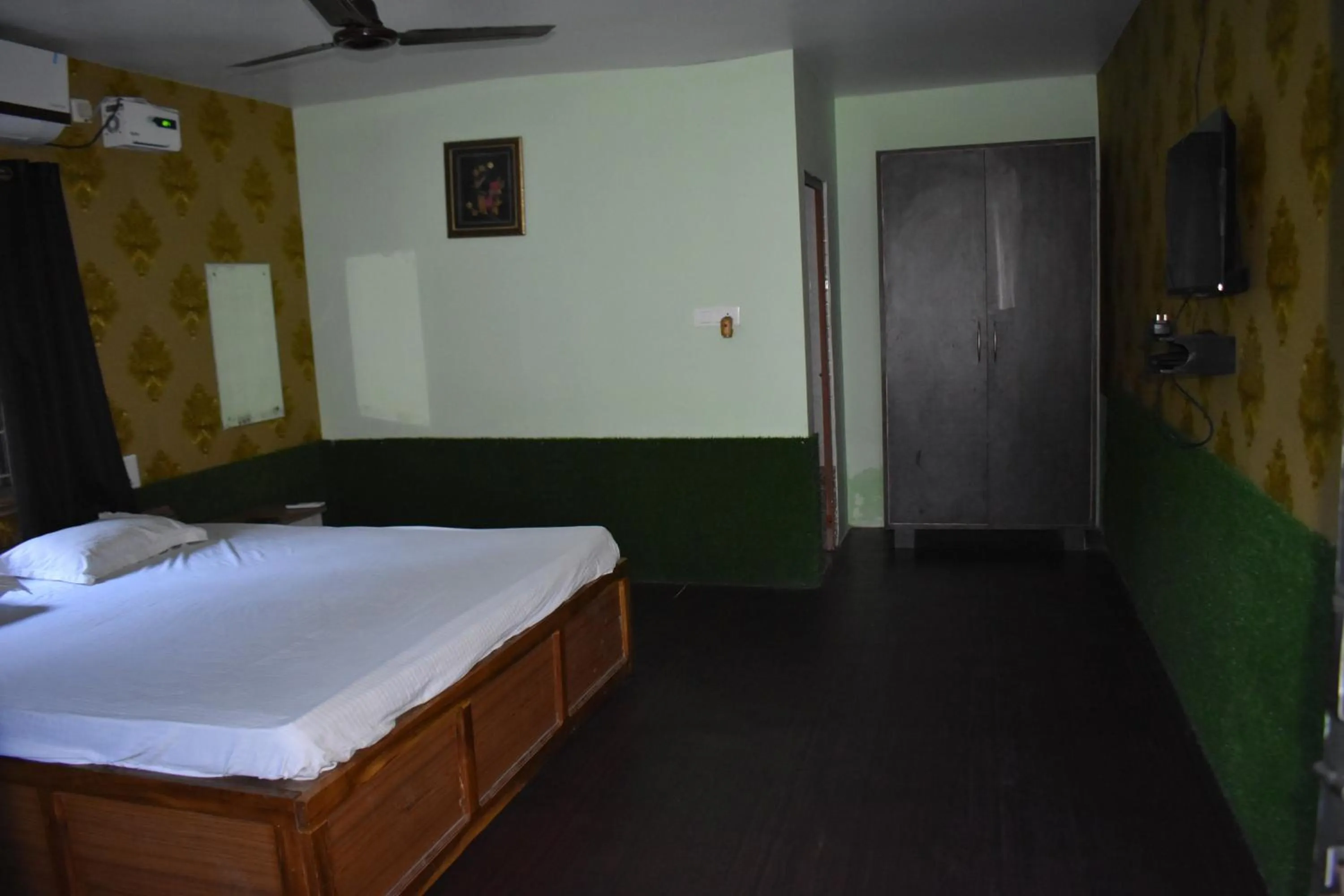 Bed in Kanikasundari Home Stay