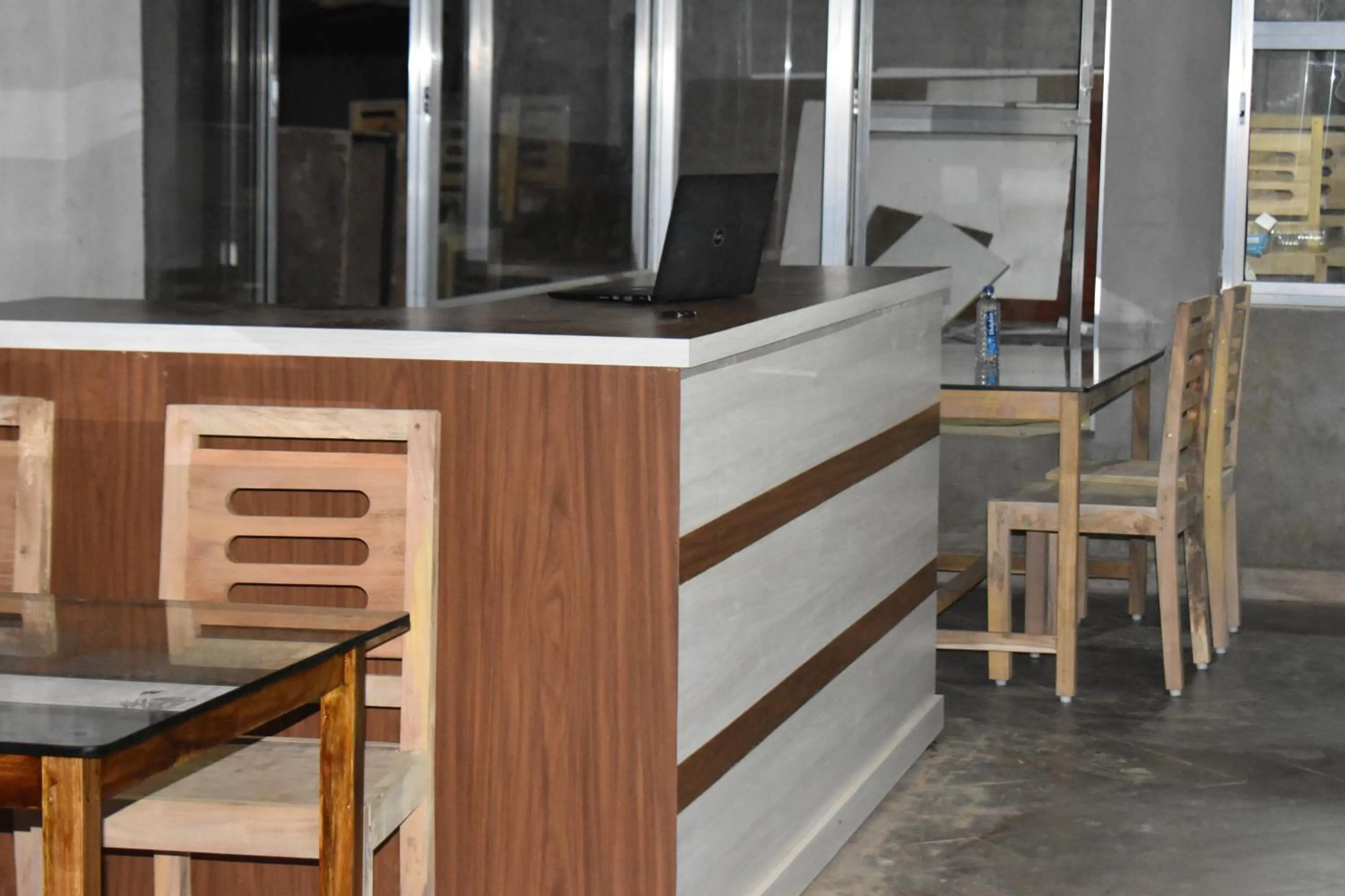 Restaurant/places to eat in Kanikasundari Home Stay