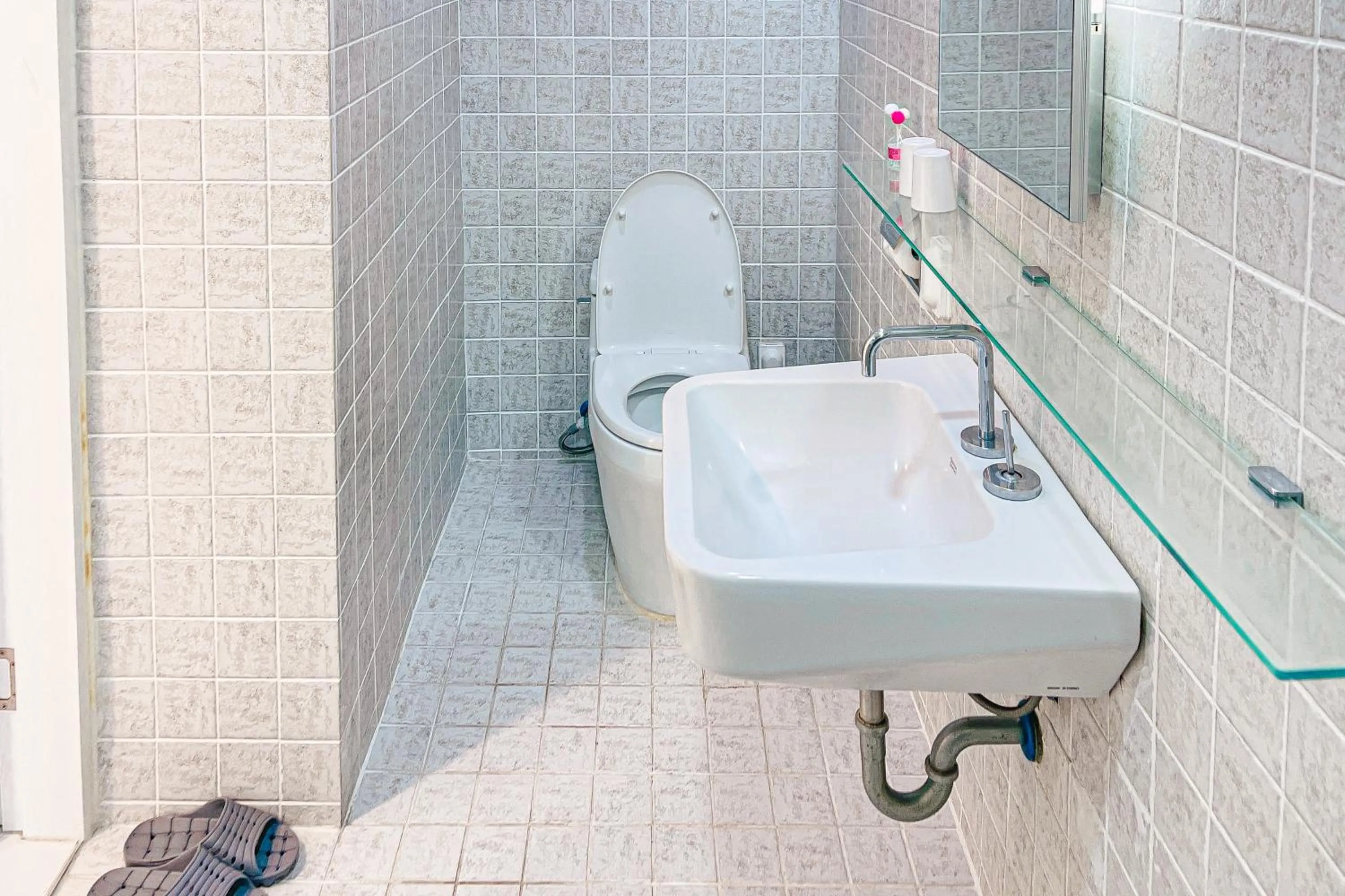 Bathroom in Hamdeok Beach Stay Jeju
