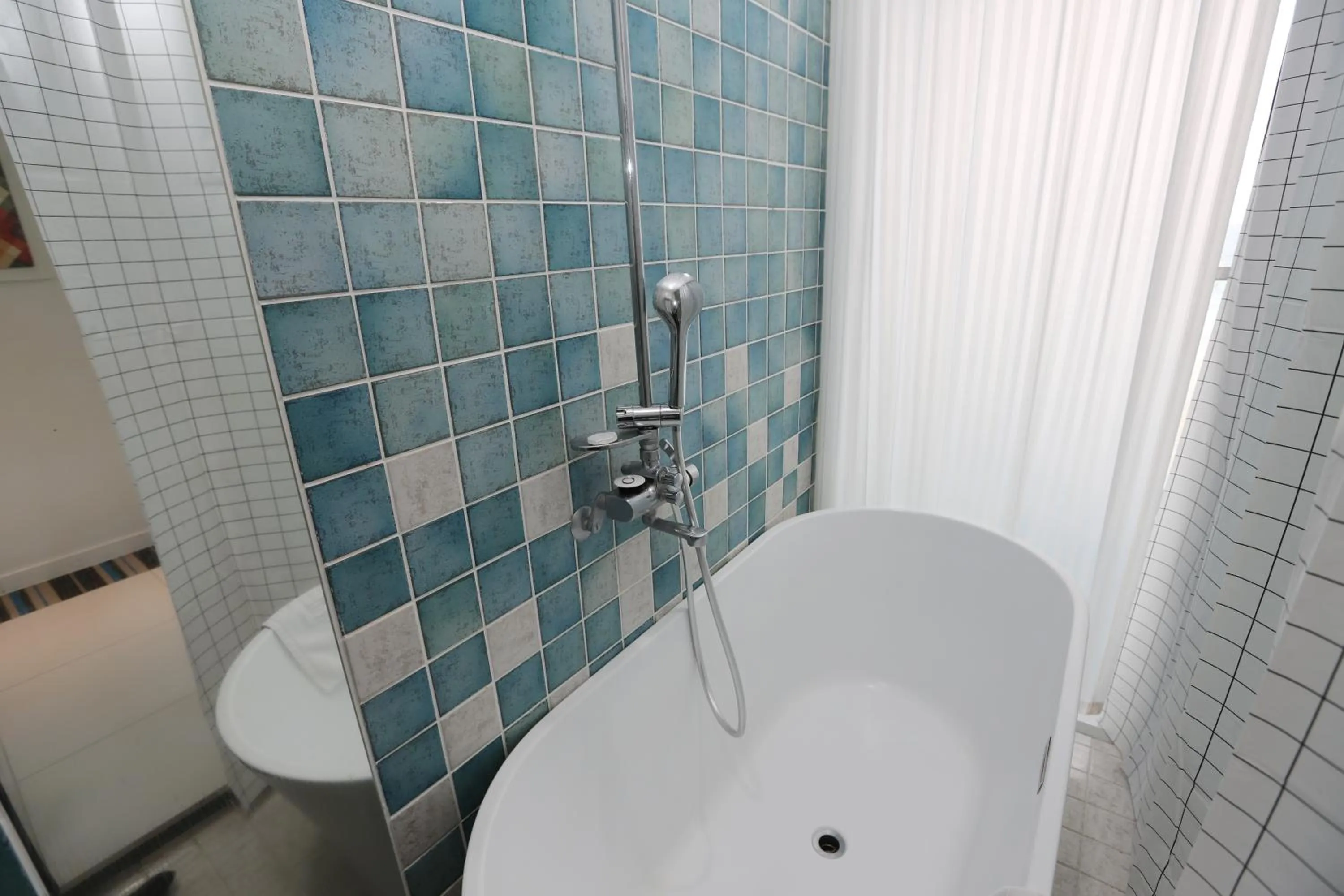 Shower in Hamdeok Beach Stay Jeju