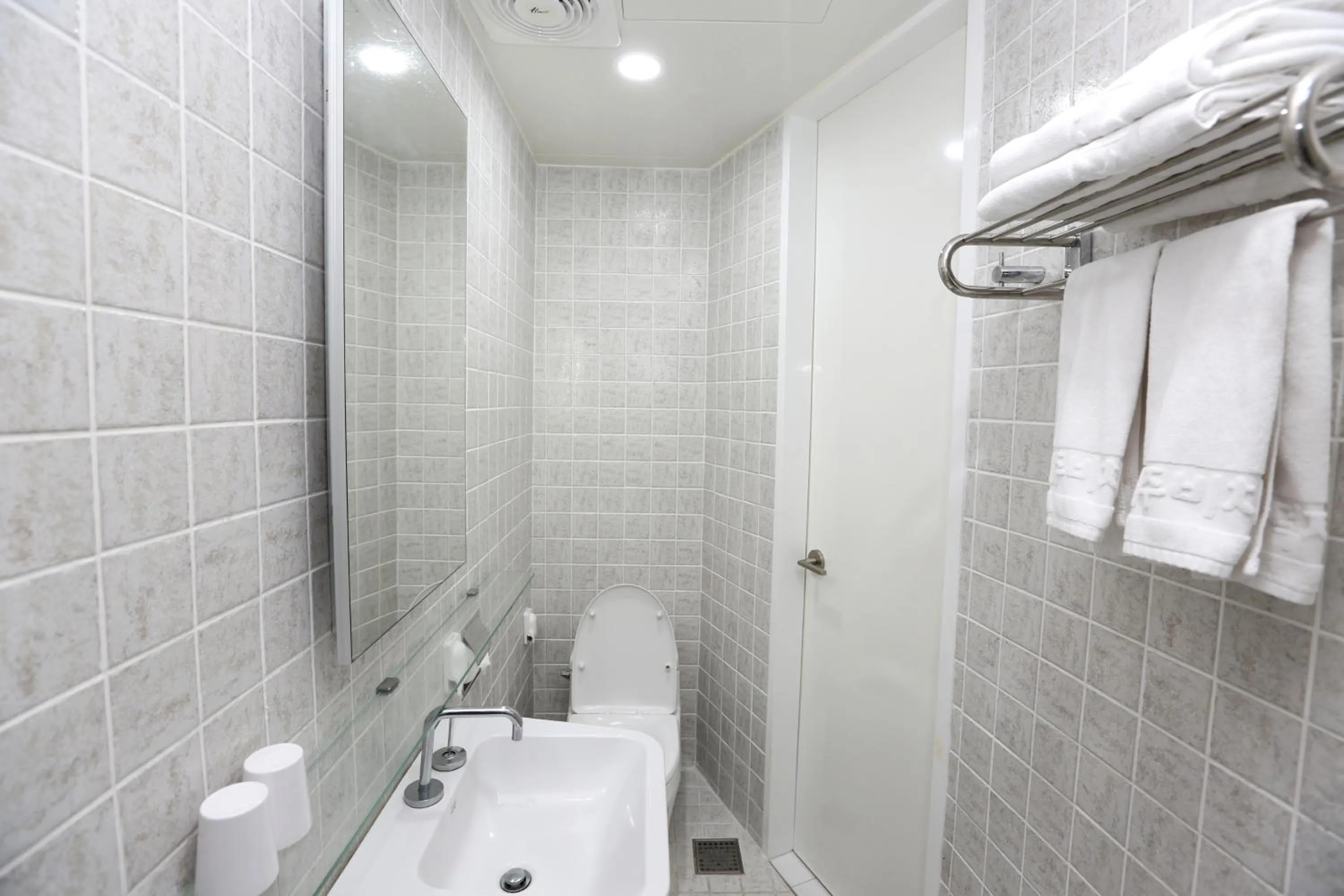 Toilet in Hamdeok Beach Stay Jeju