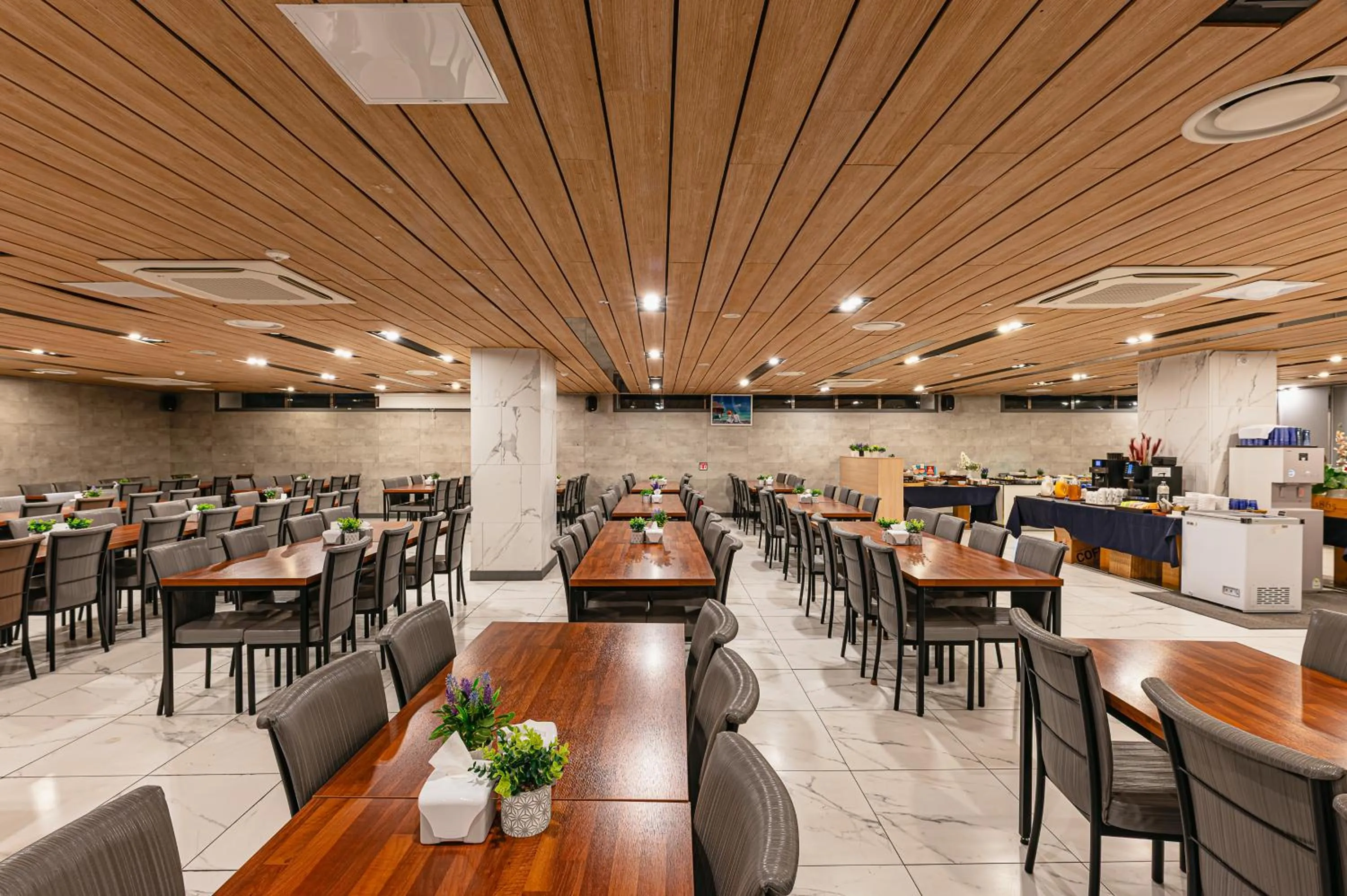 Restaurant/places to eat in Hamdeok Beach Stay Jeju