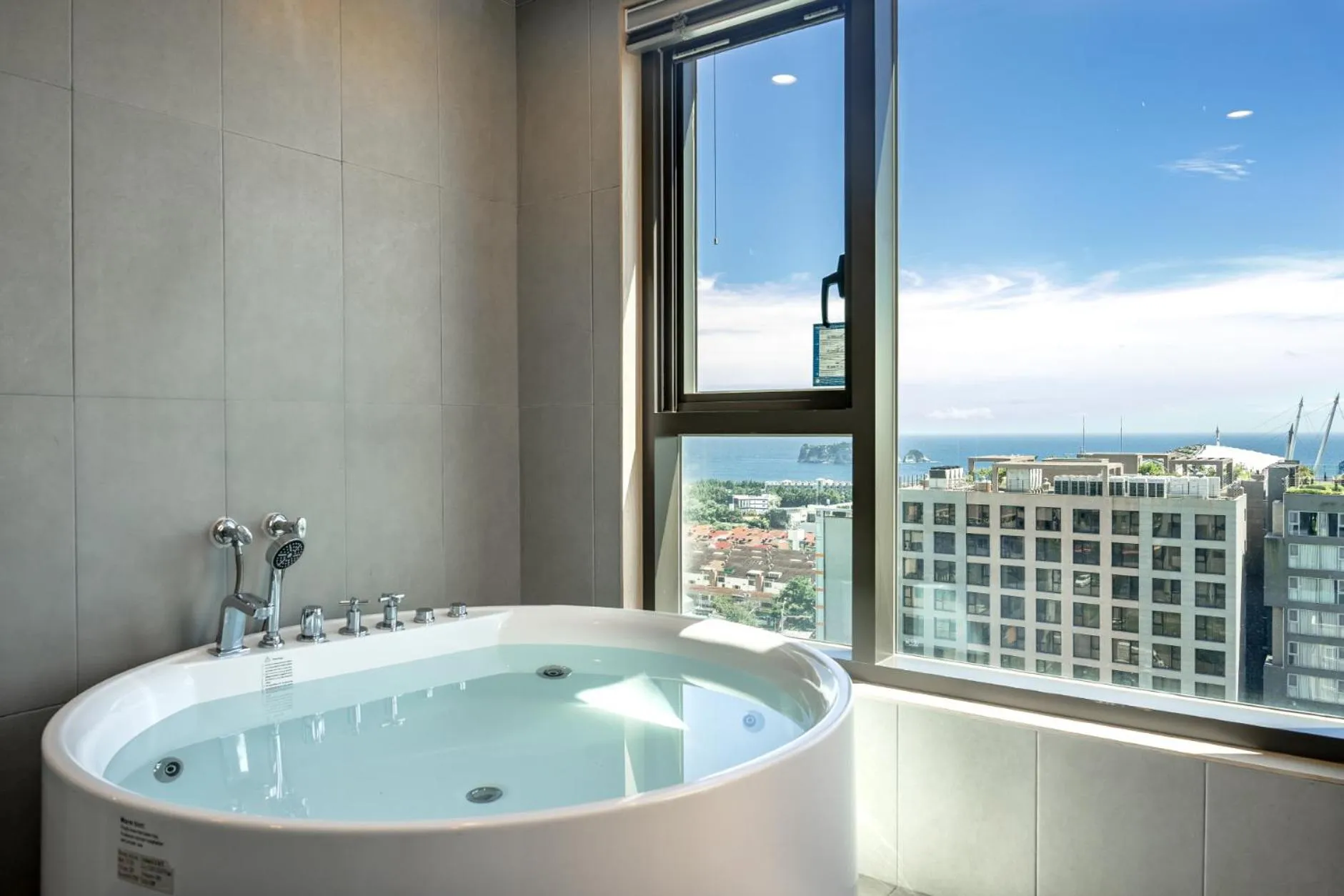 Seogwipo Hills Hotel