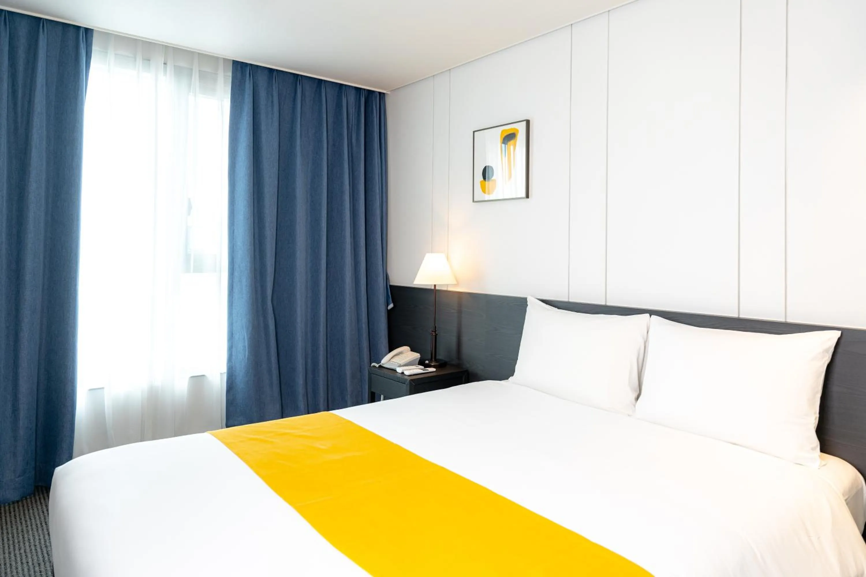 Bed in Seogwipo Hills Hotel