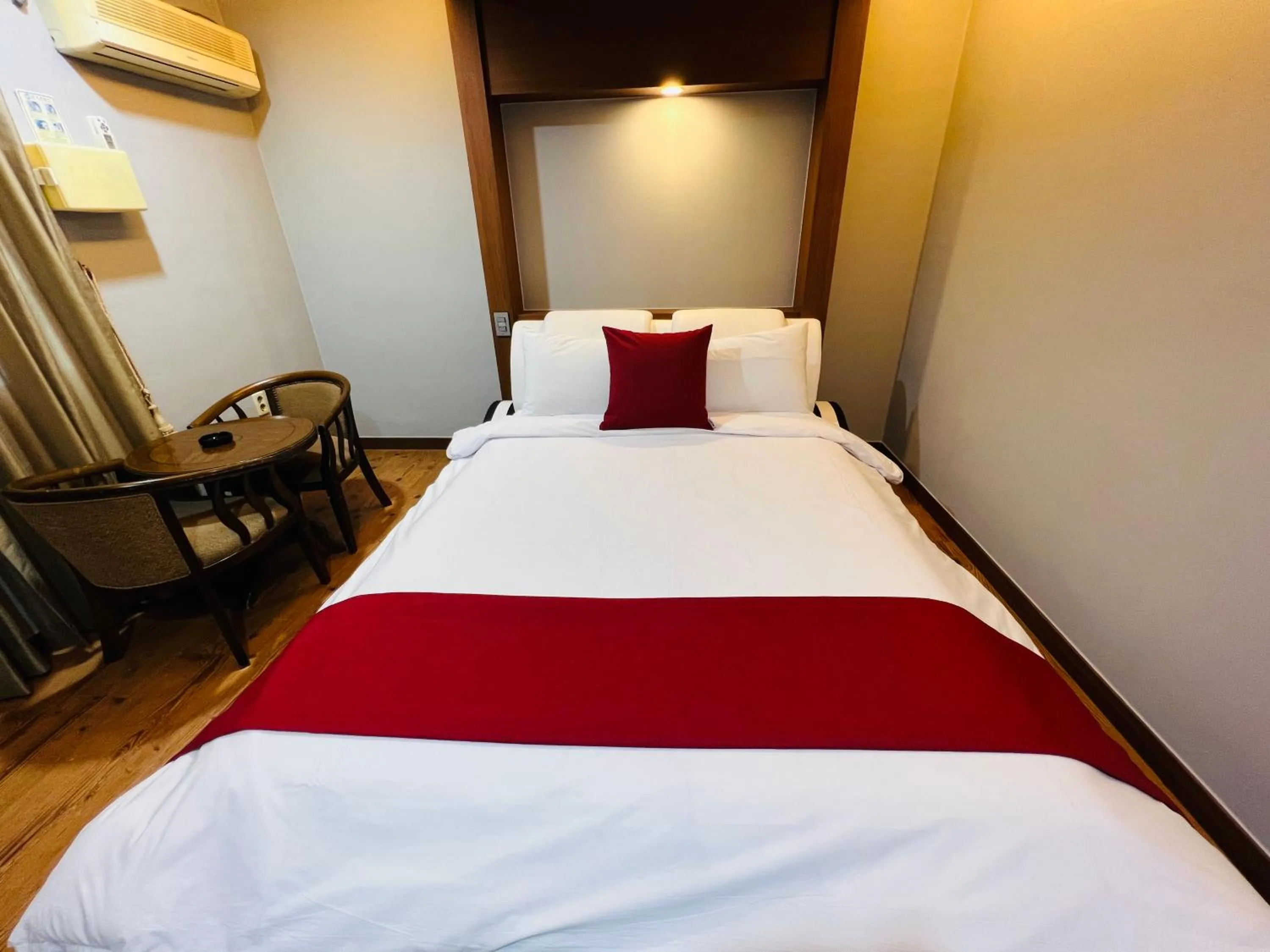 Sweet Hotel