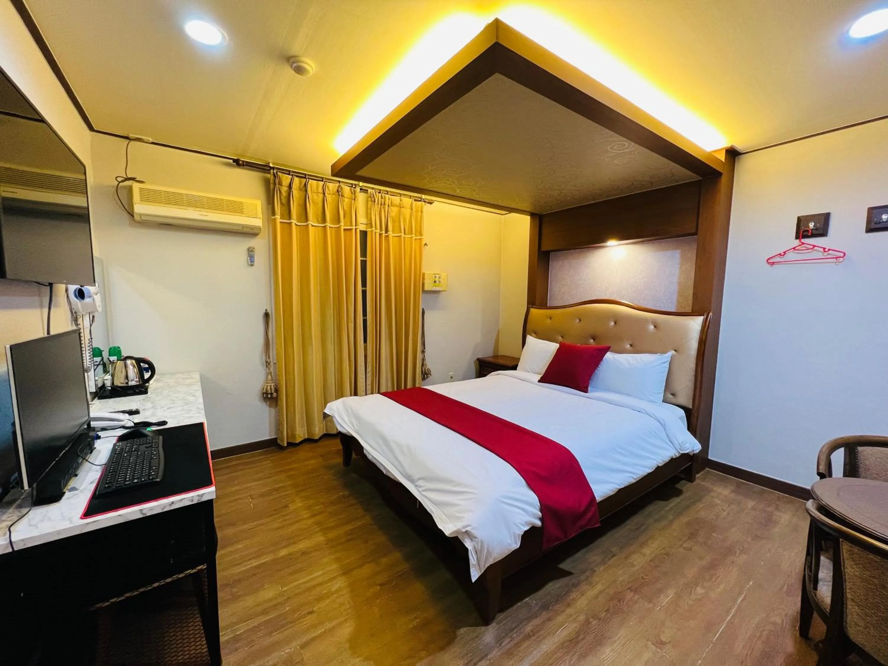 Deluxe Double Room in Sweet Hotel
