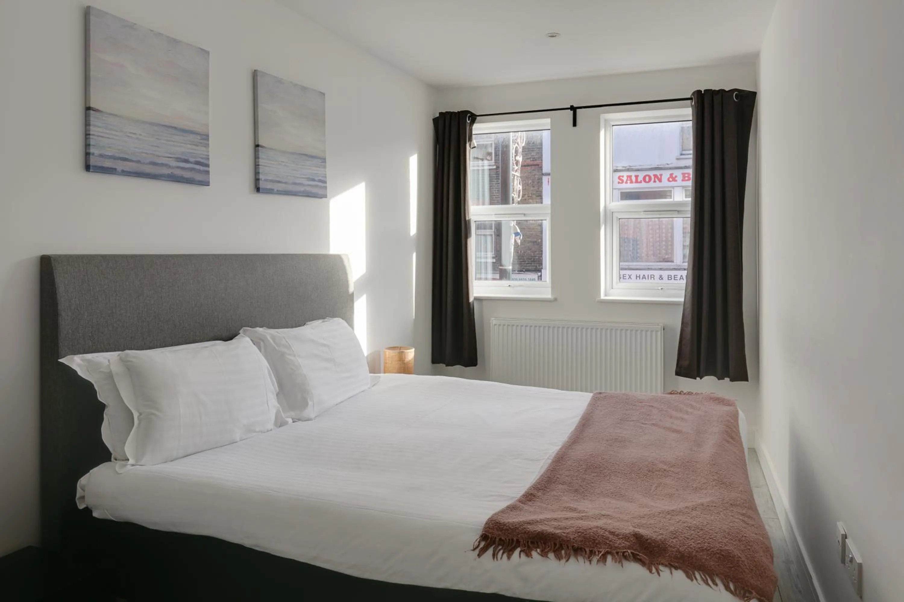 Bedroom, Bed in Charles Hope London Hounslow