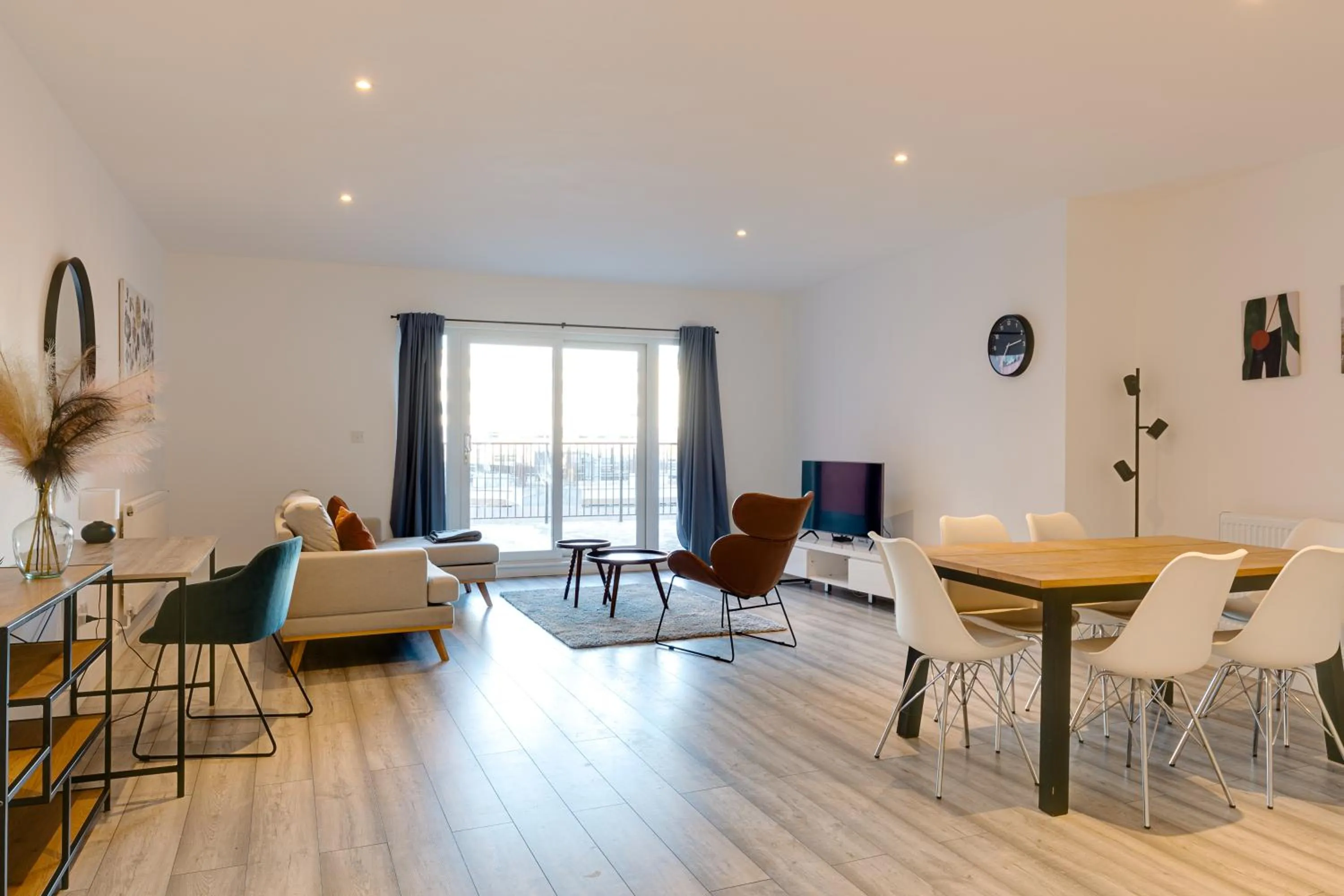 TV and multimedia in Charles Hope London Hounslow