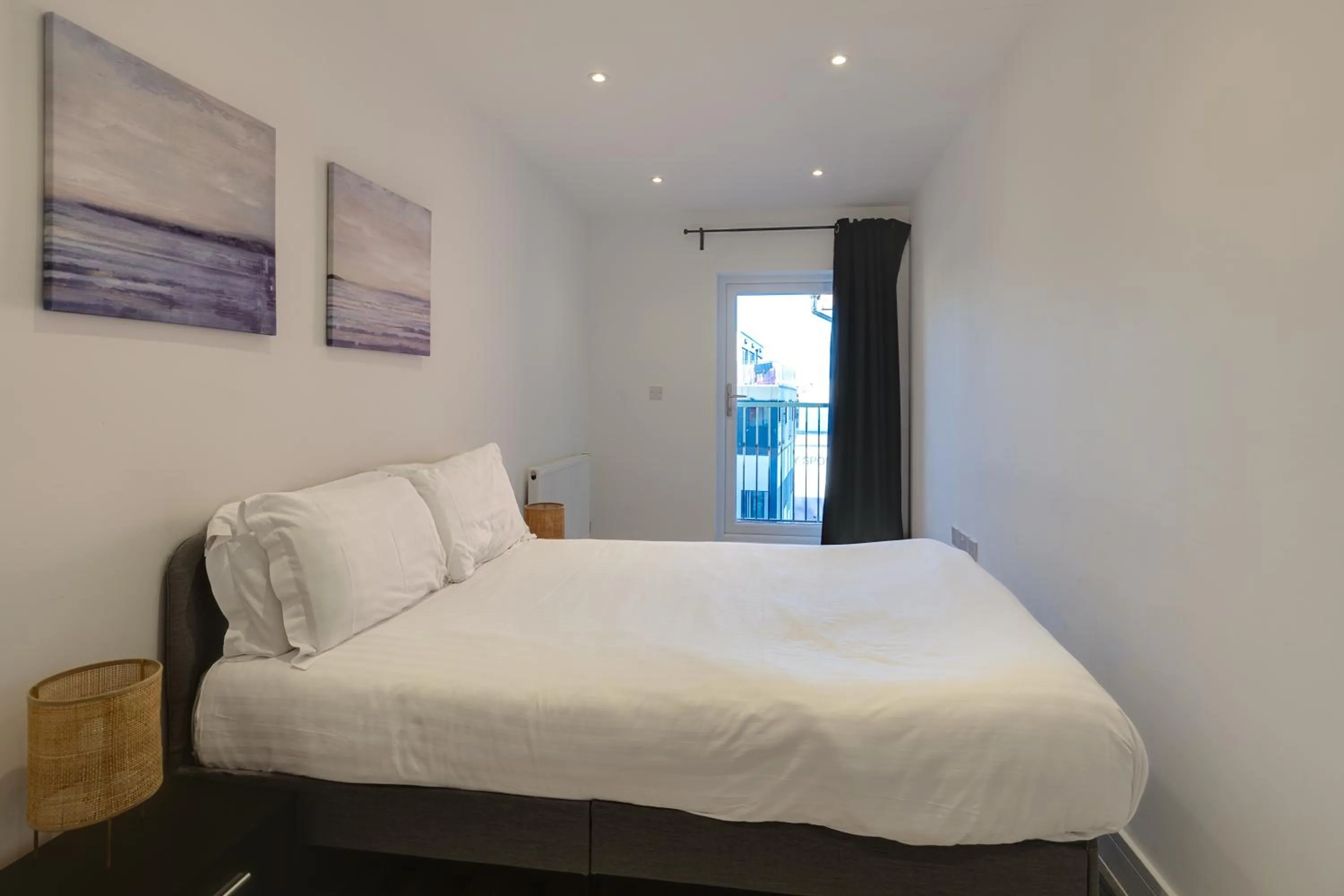 Bedroom, Bed in Charles Hope London Hounslow