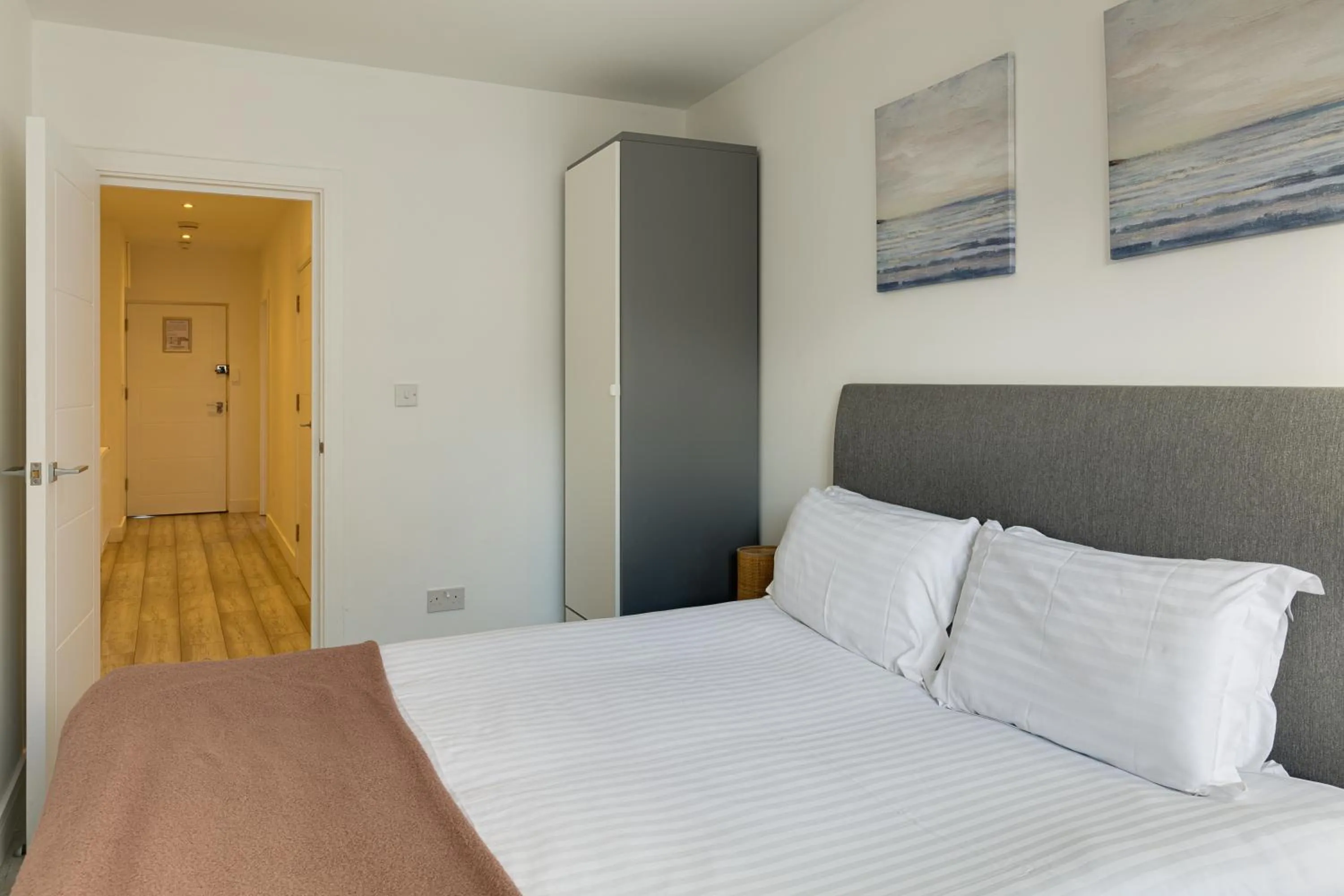 Bedroom, Bed in Charles Hope London Hounslow