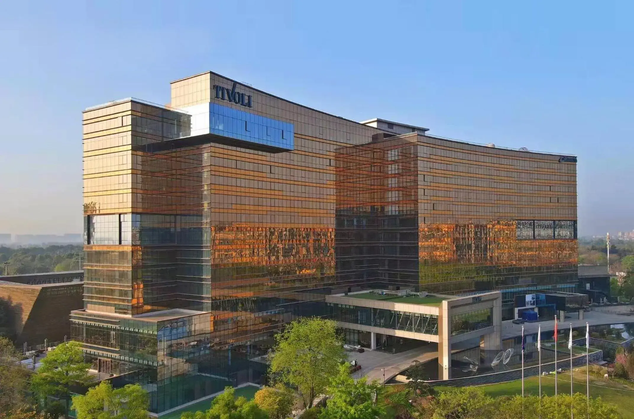 Property building in Oaks Chengdu at Cultural Heritage Park Property building in Oaks Chengdu at Cultural Heritage Park