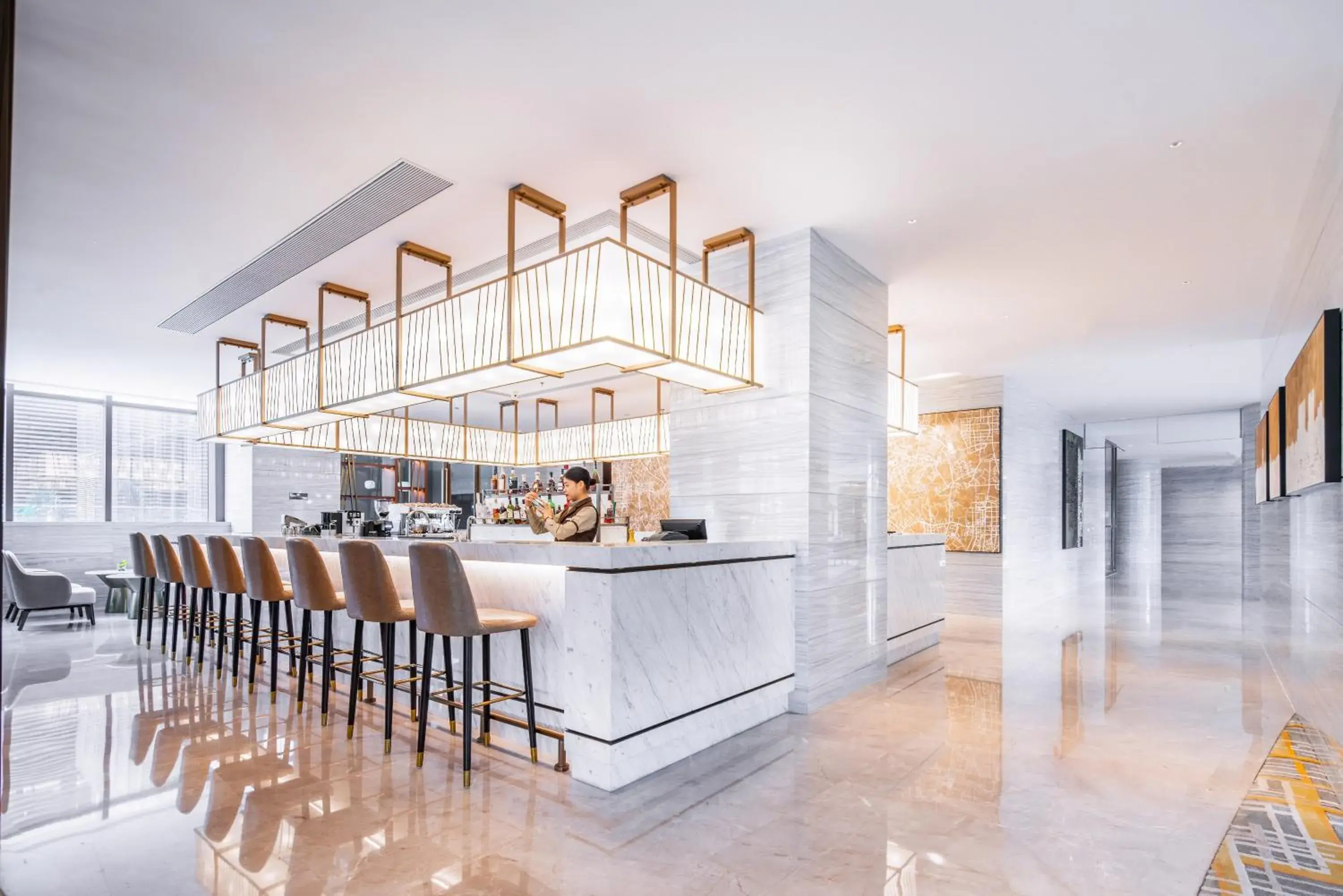 Lounge or bar in Oaks Chengdu at Cultural Heritage Park Lounge or bar in Oaks Chengdu at Cultural Heritage Park