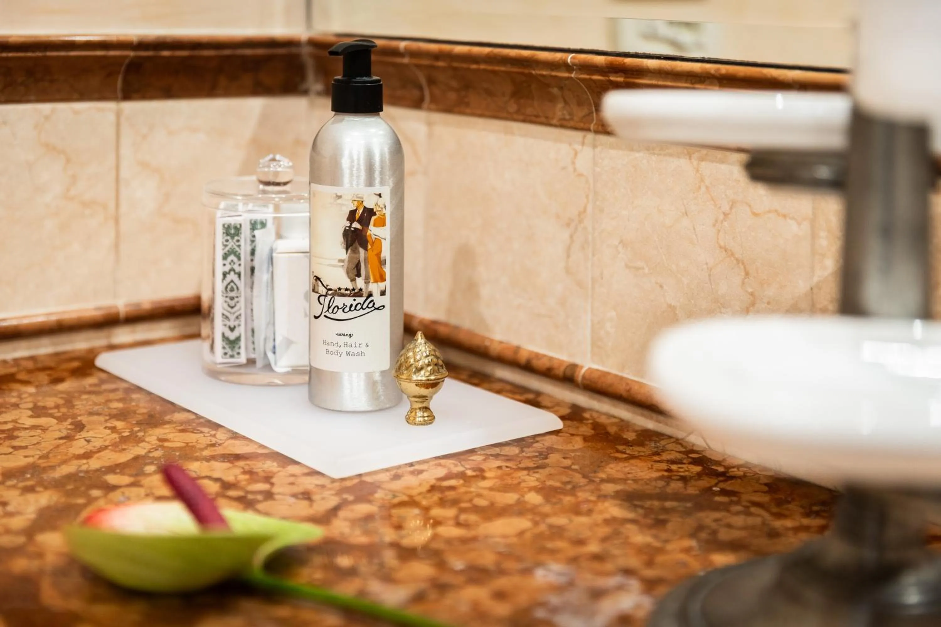 Bathroom in Hotel Villa Florida & Suite Apartments