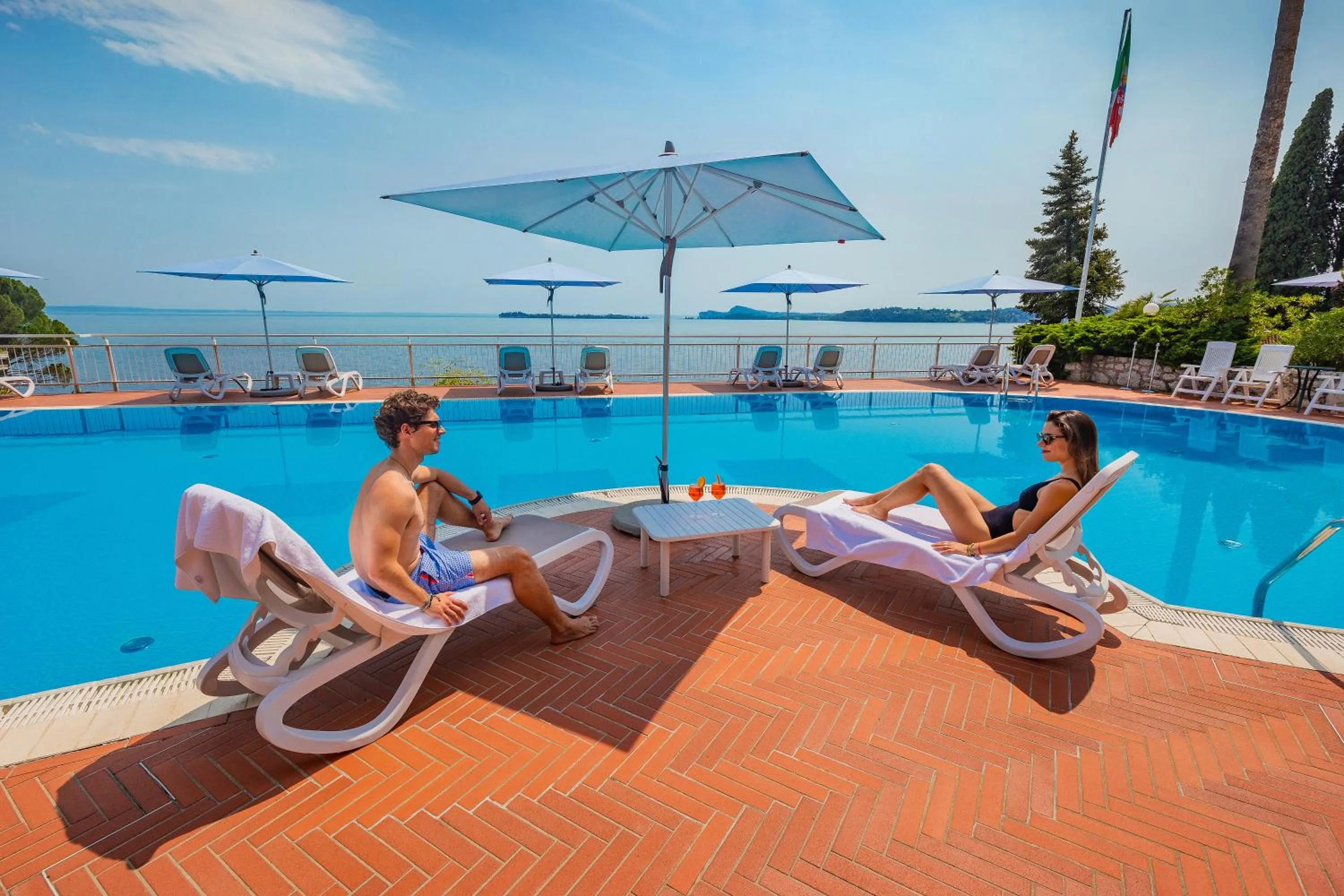 Swimming pool in Hotel Villa Florida & Suite Apartments